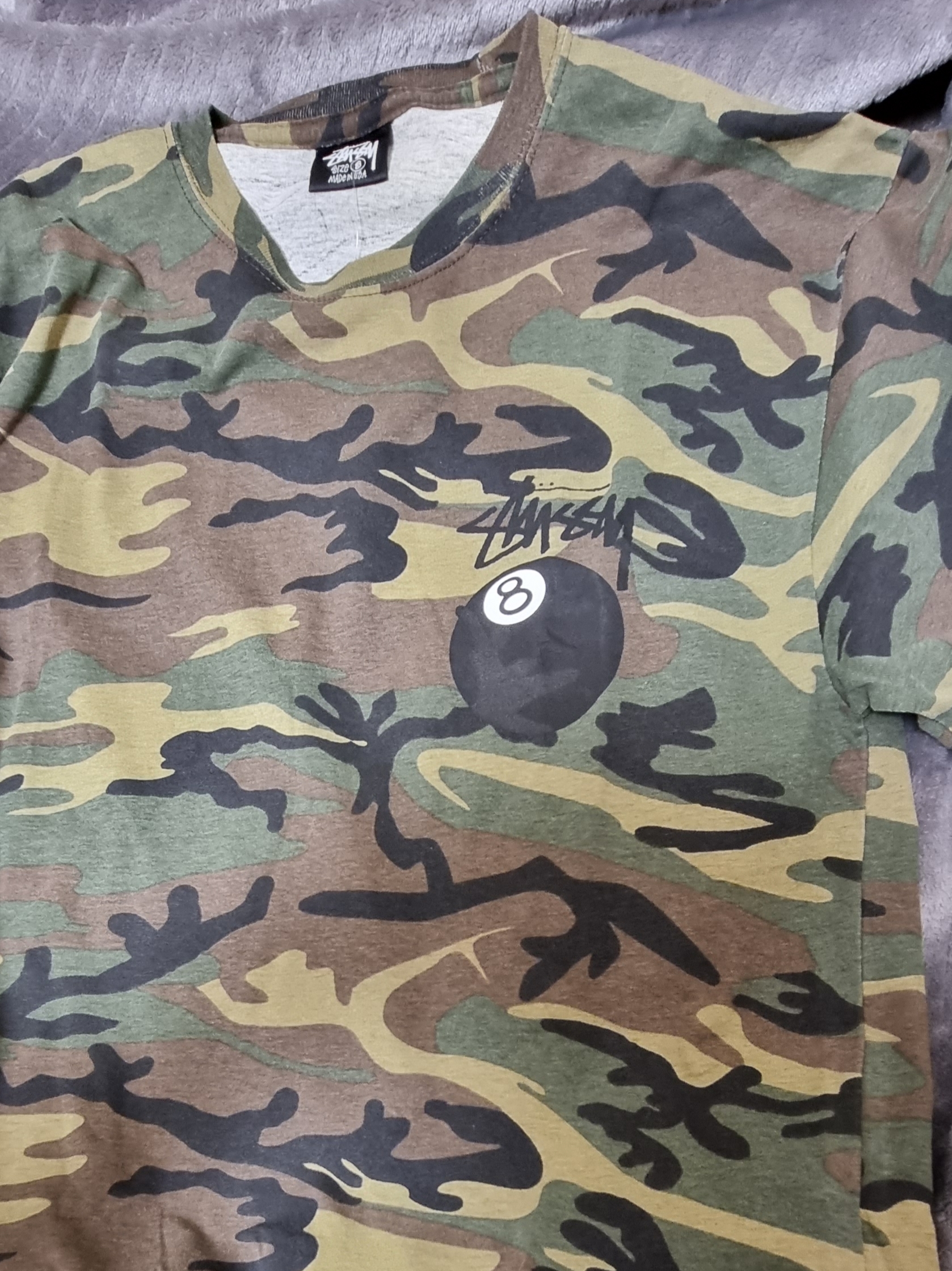 Stussy 8 Ball T-Shirt Camo 착용 스타일 - 1