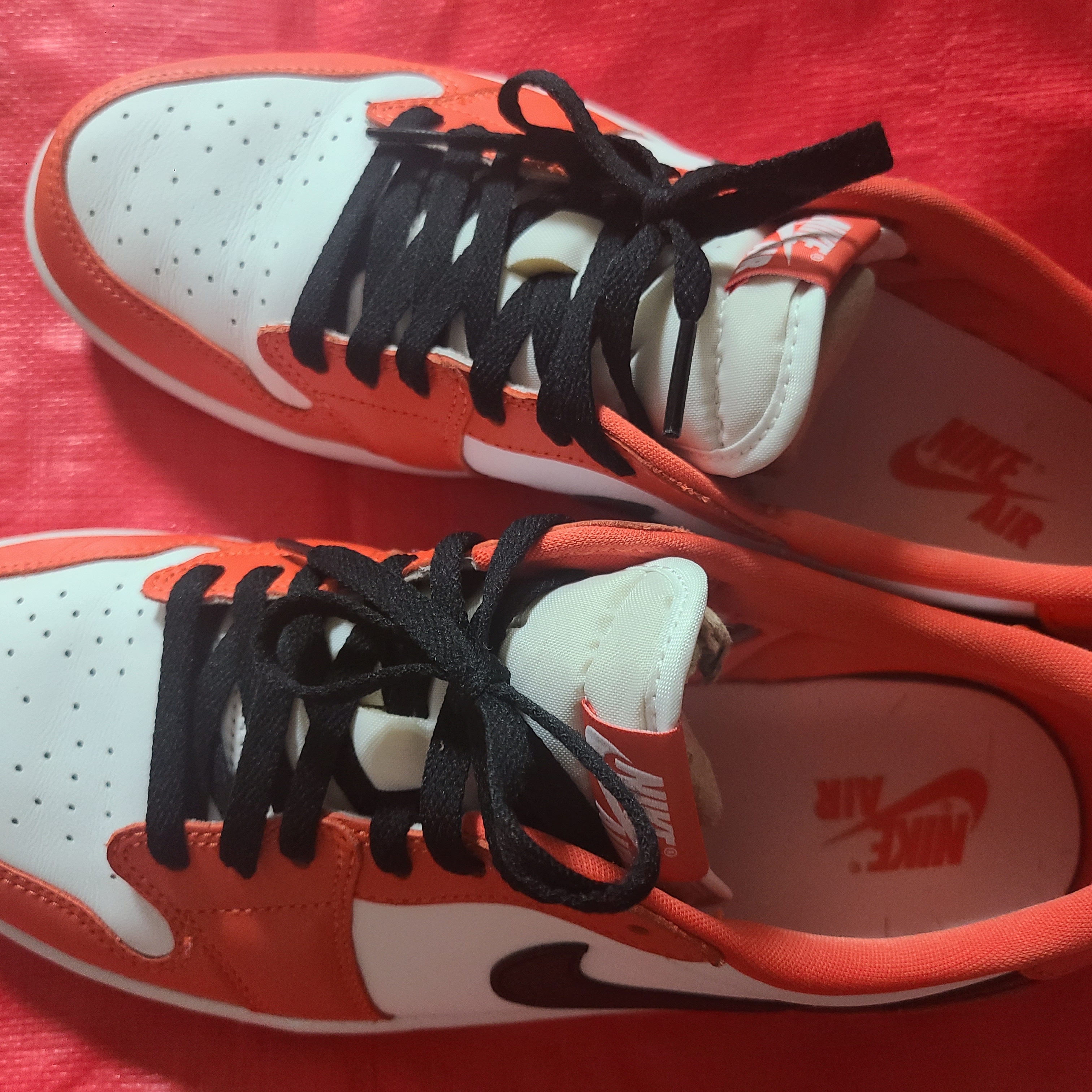 Jordan 1 Low OG Starfish 착용 스타일