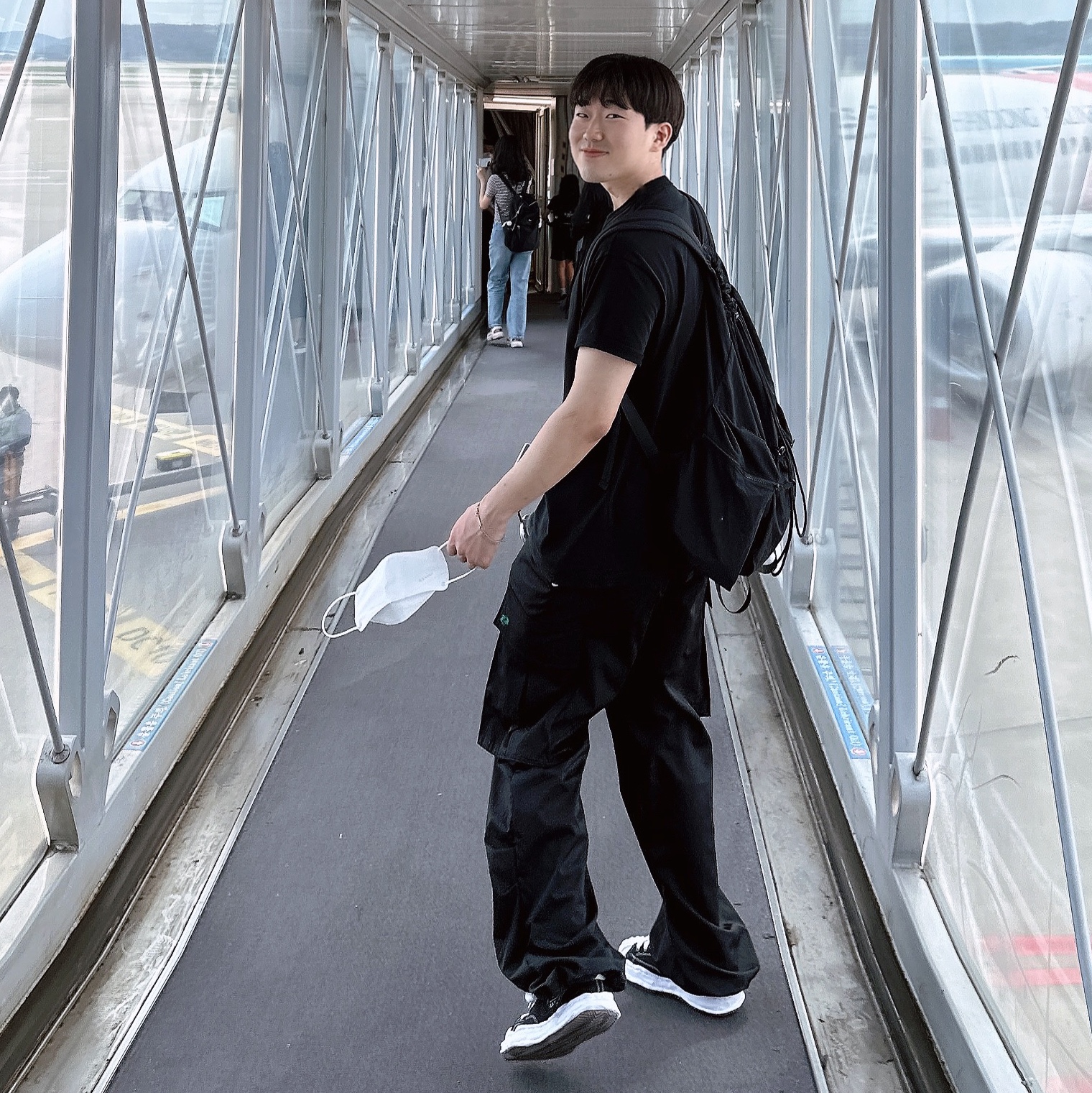 Maison Mihara Yasuhiro Blakey OG Sole Canvas Low-top Sneakers Black White 착용 스타일