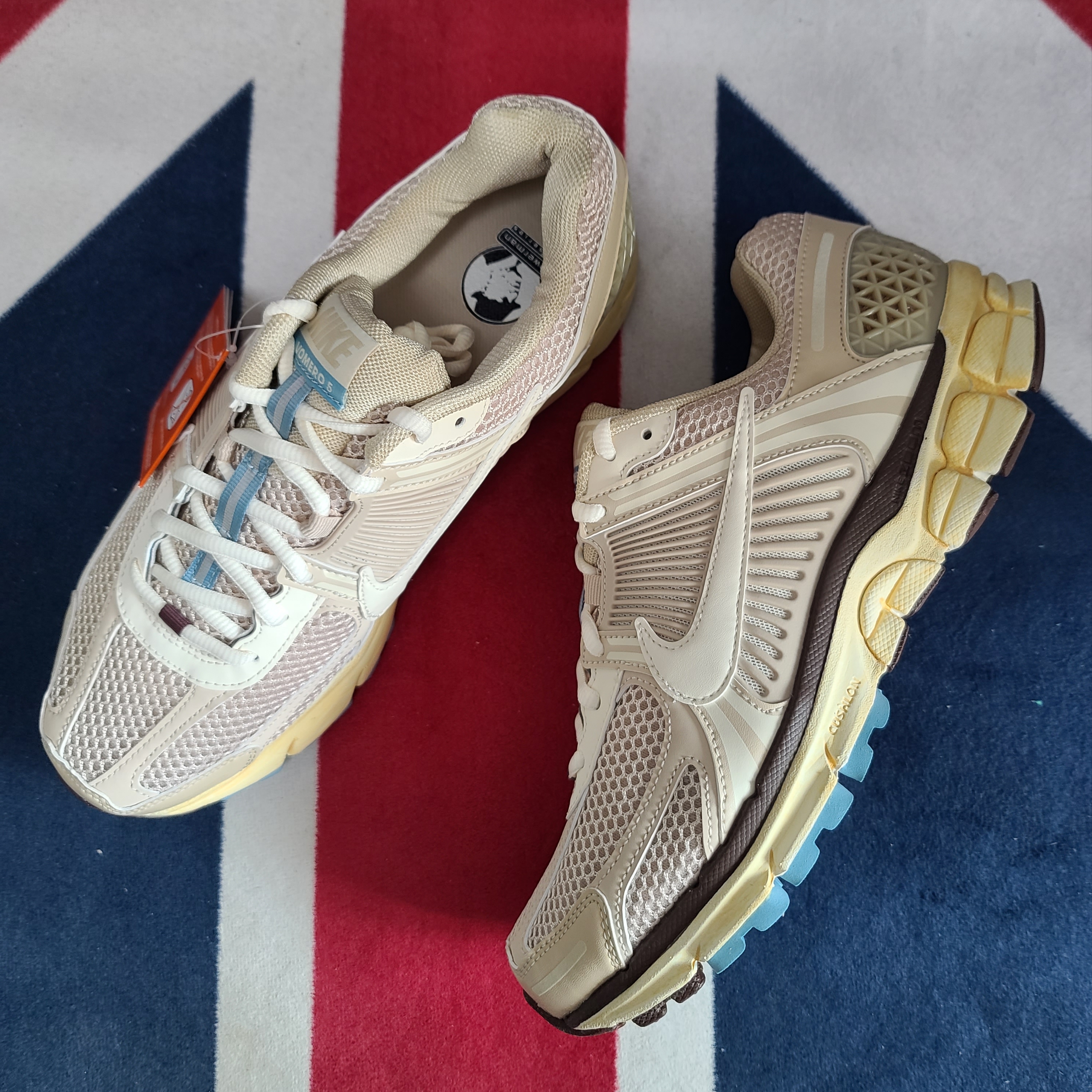 (W) Nike Zoom Vomero 5 Oatmeal 착용 스타일