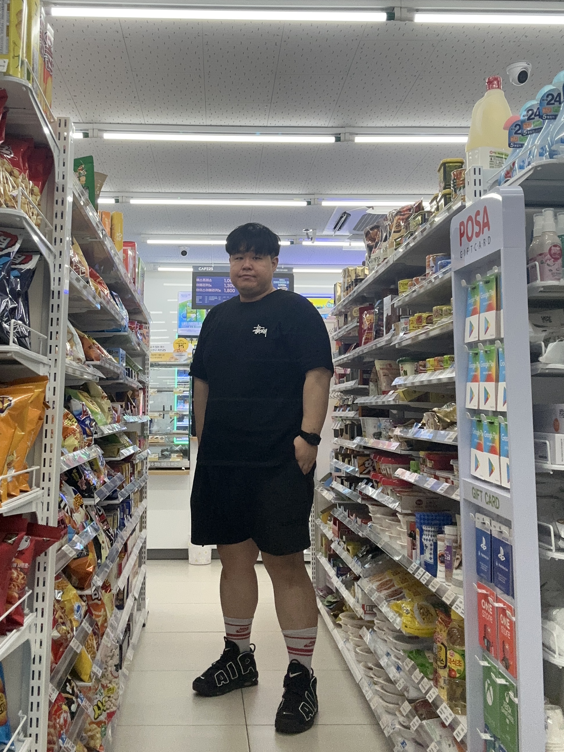 Nike Air More Uptempo Black White 2020, Stussy Basic Stussy T-Shirt Black 2022 착용 스타일