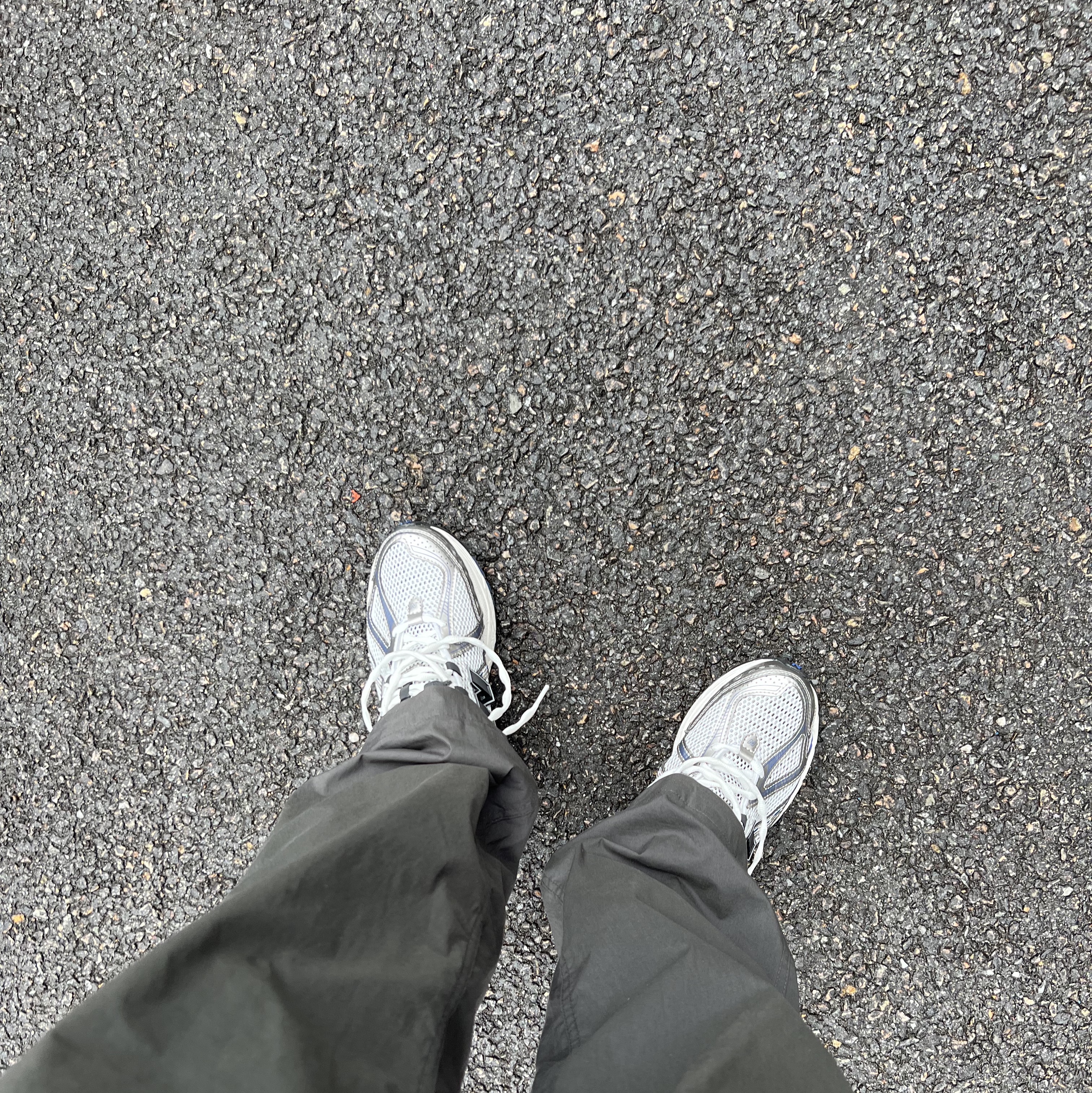 New Balance 1906R Silver Metallic 착용 스타일