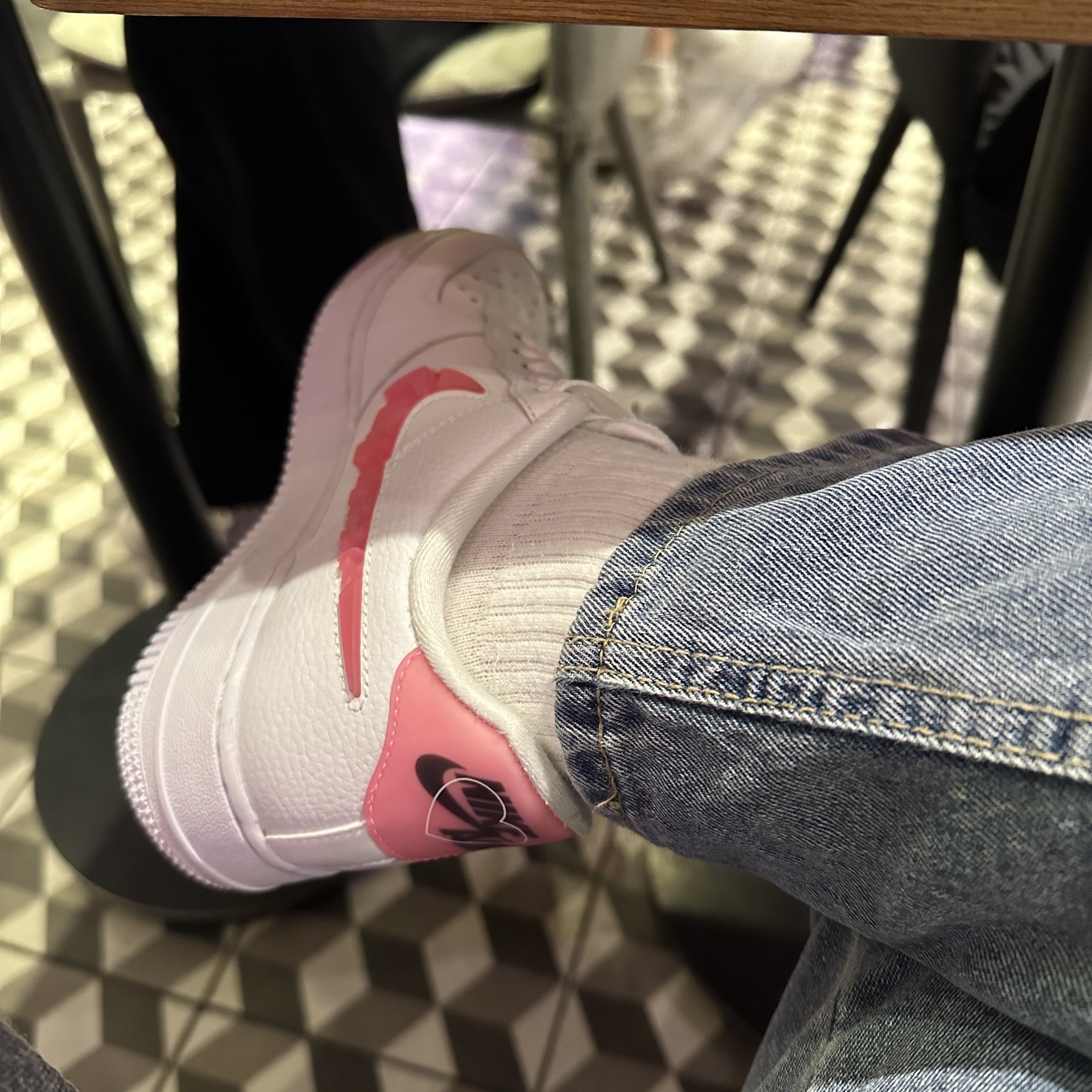 (W) Nike Air Force 1 '07 SE Love for All 착용 스타일 - 2