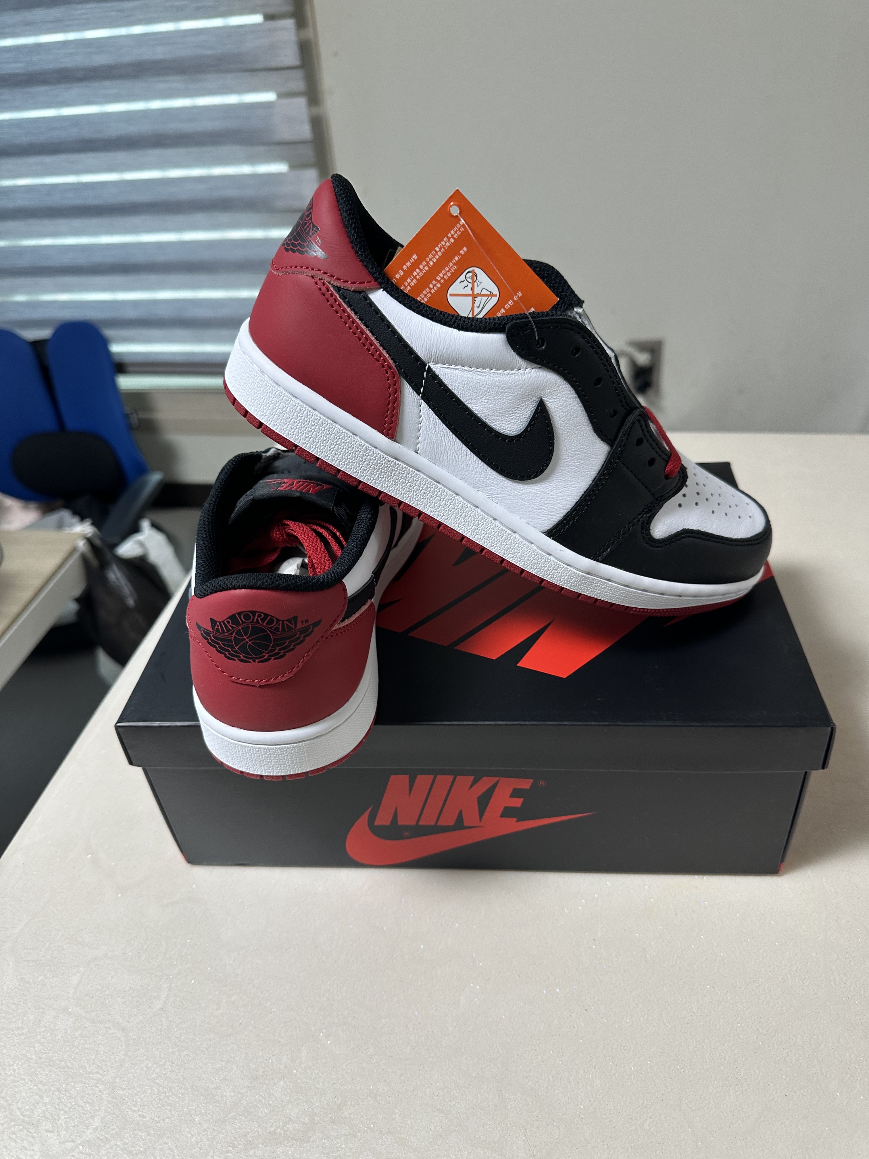 Jordan 1 Retro Low OG Black Toe 착용 스타일 - 4