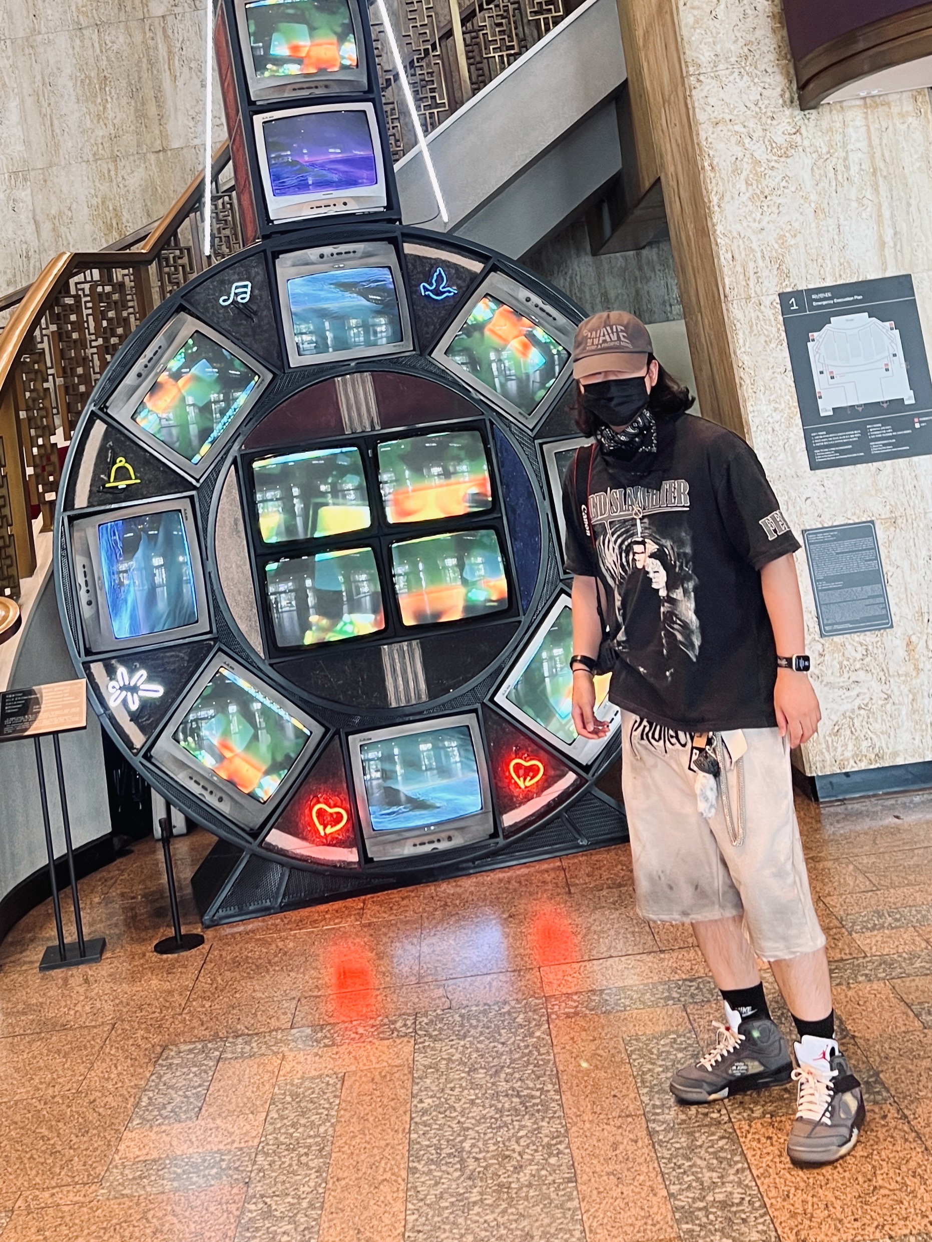 Project G/R Mind Slaughter Vintage Washeed T-Shirt Black, Project G/R Furious Logo Applique Shorts Grey - 10 Corso Como Exclusive 착용 스타일 - 2