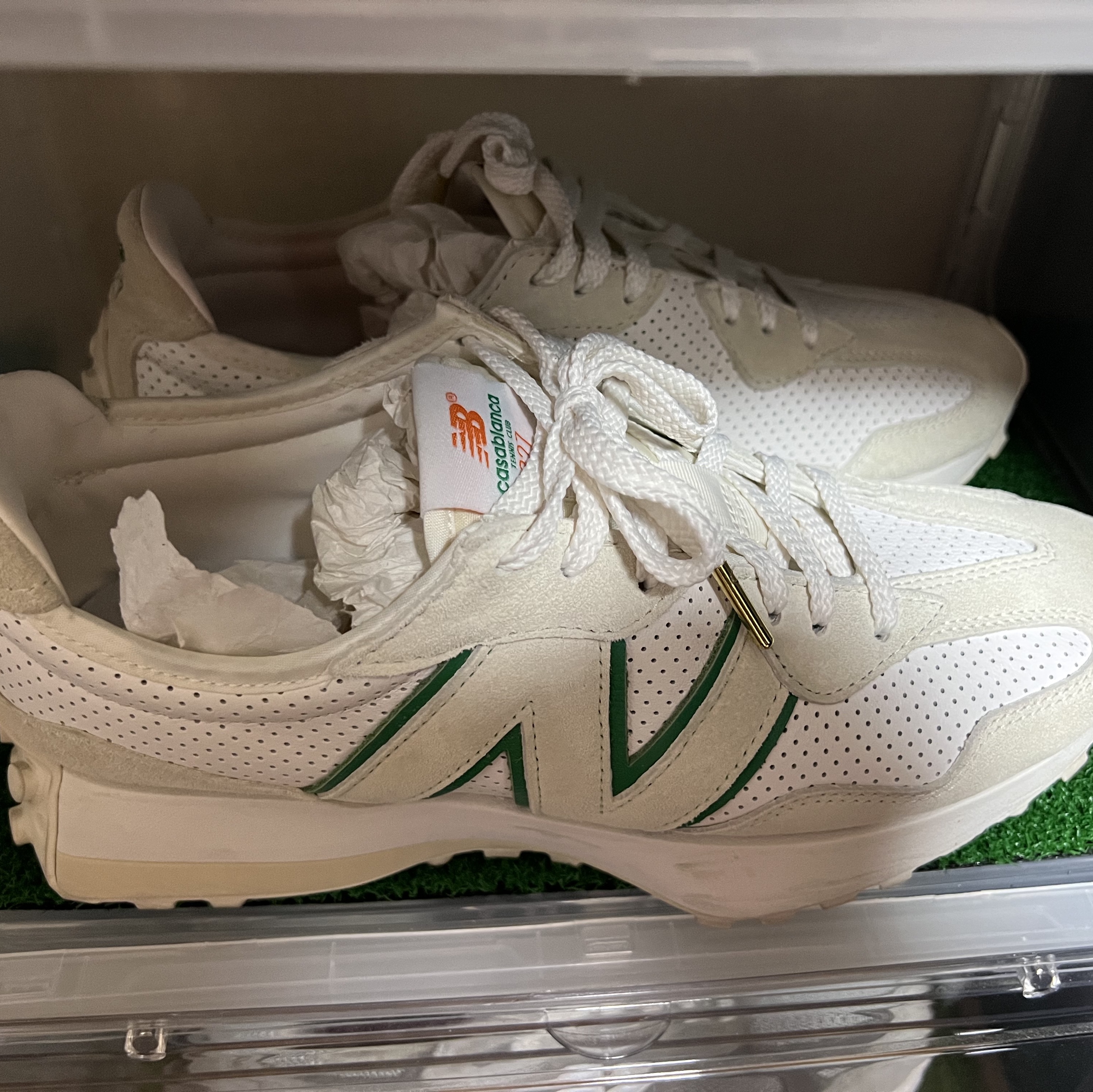 New Balance x Casablanca 327 Idealist Off White Green 착용 스타일