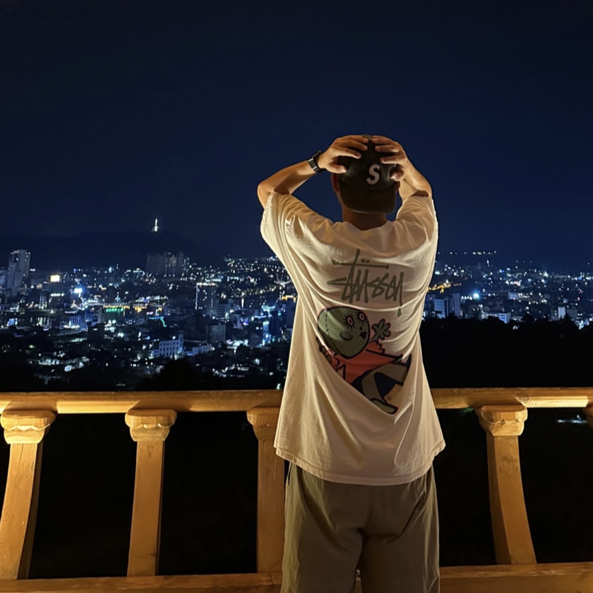 Stussy Dollie Pigment Dyed T-Shirt Natural, Supreme Pigment Print S Logo 6-Panel Black - 22FW 착용 스타일