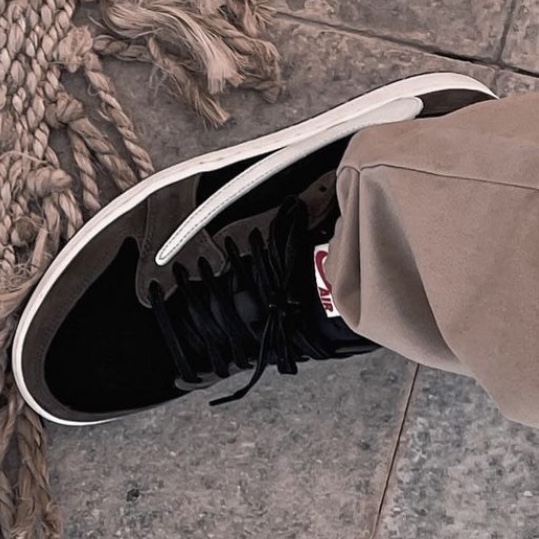 Jordan 1 x Travis Scott Retro Low OG SP Mocha 착용 스타일