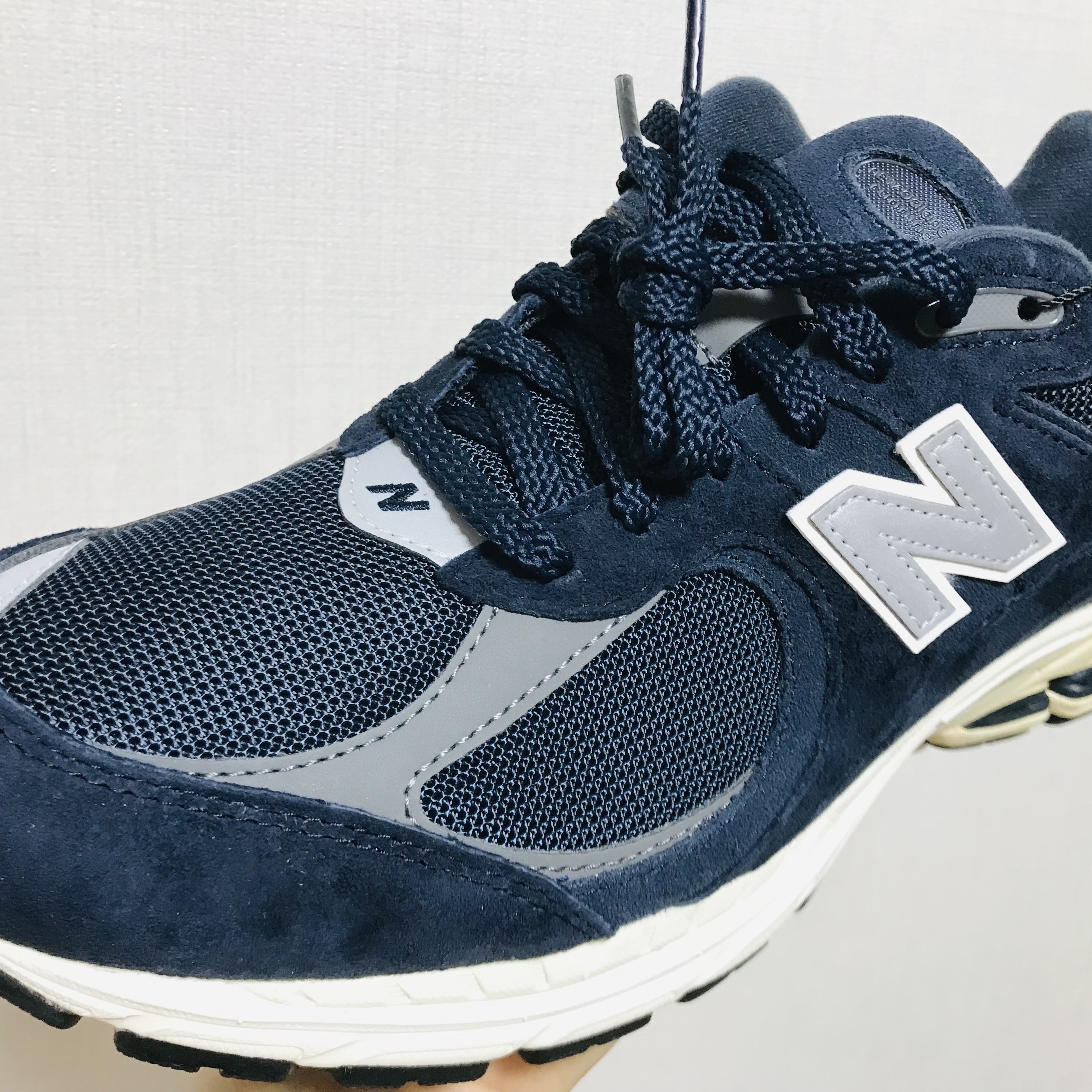 New Balance 2002R Eclipse Castlerock 착용 스타일
