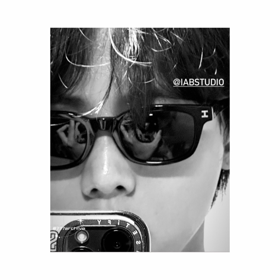 IAB Studio 10th Anniversary T-Shirts Pack White & Black (2 Pack), IAB Studio Sunglasses I Black 착용 스타일 - 1
