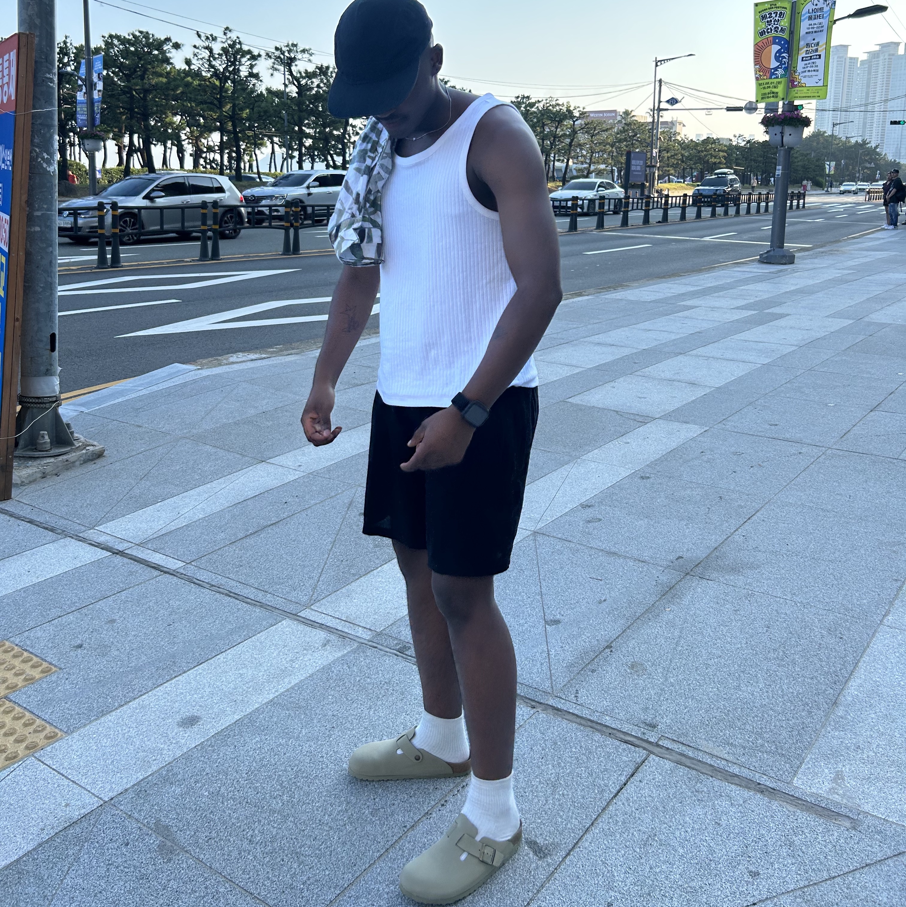 Birkenstock Boston Vegan Khaki - Narrow 착용 스타일