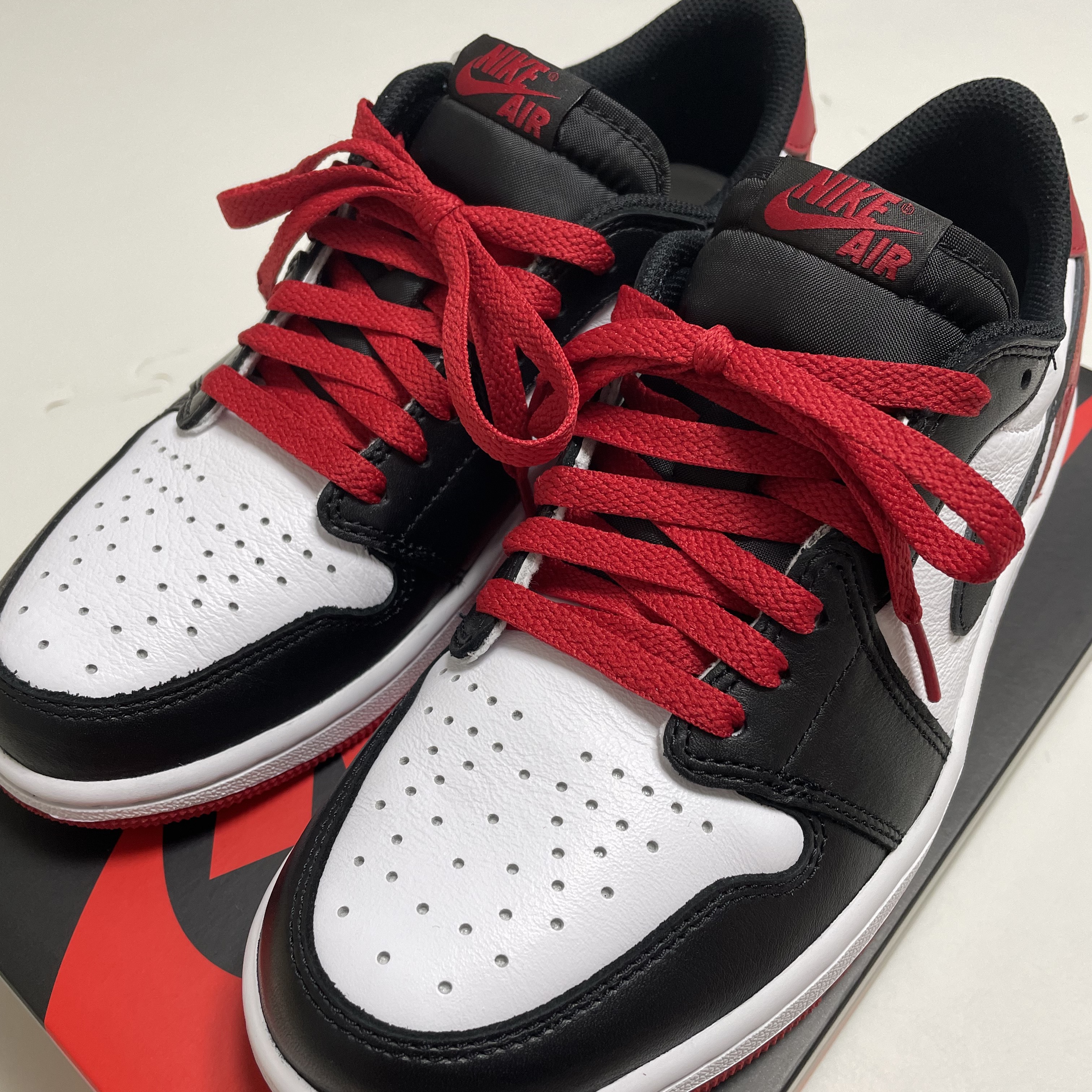 Jordan 1 Retro Low OG Black Toe 착용 스타일 - 1