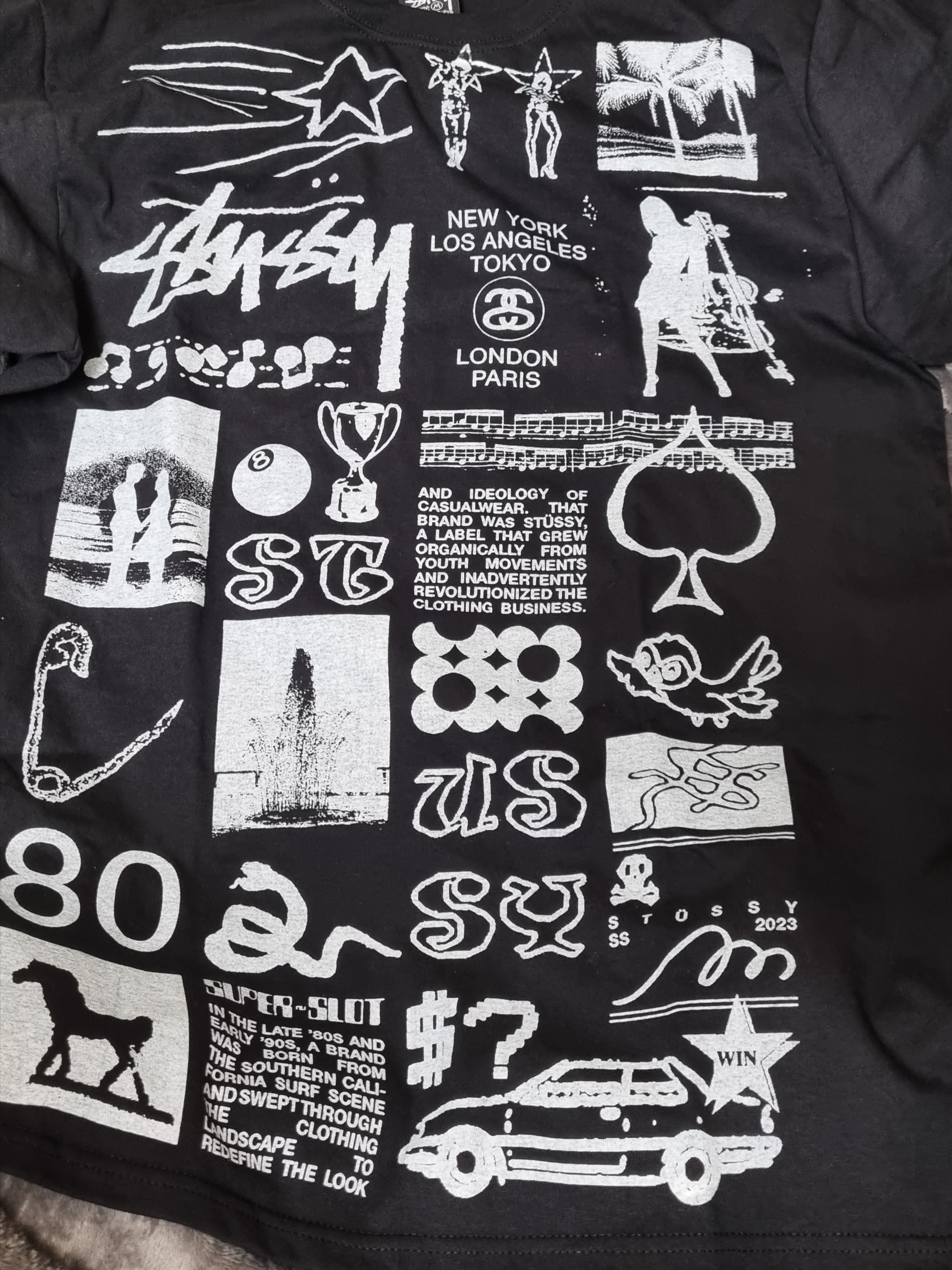 Stussy Sara T-Shirt Black 착용 스타일