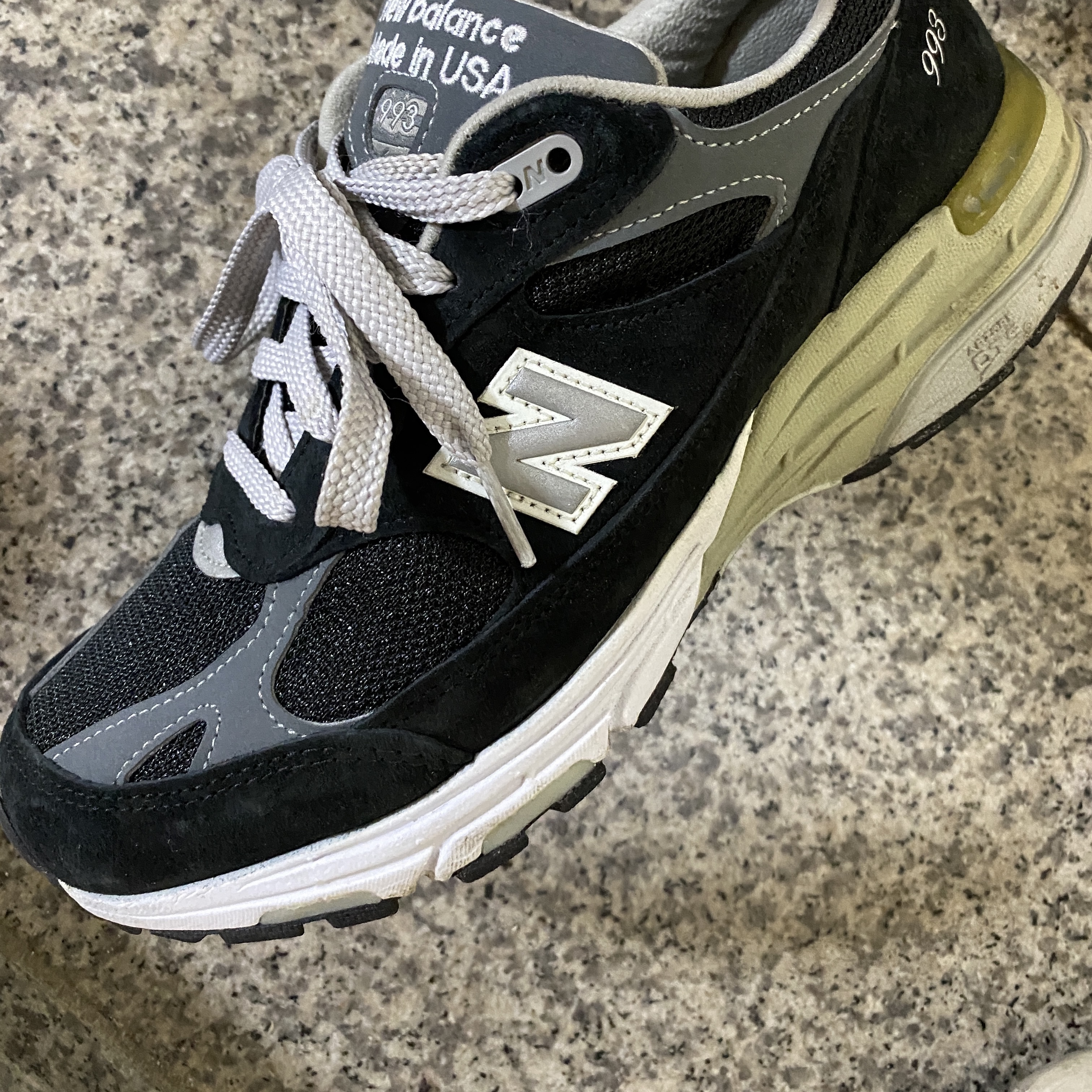 (W) New Balance 993 Made in USA Black - D Wide 착용 스타일