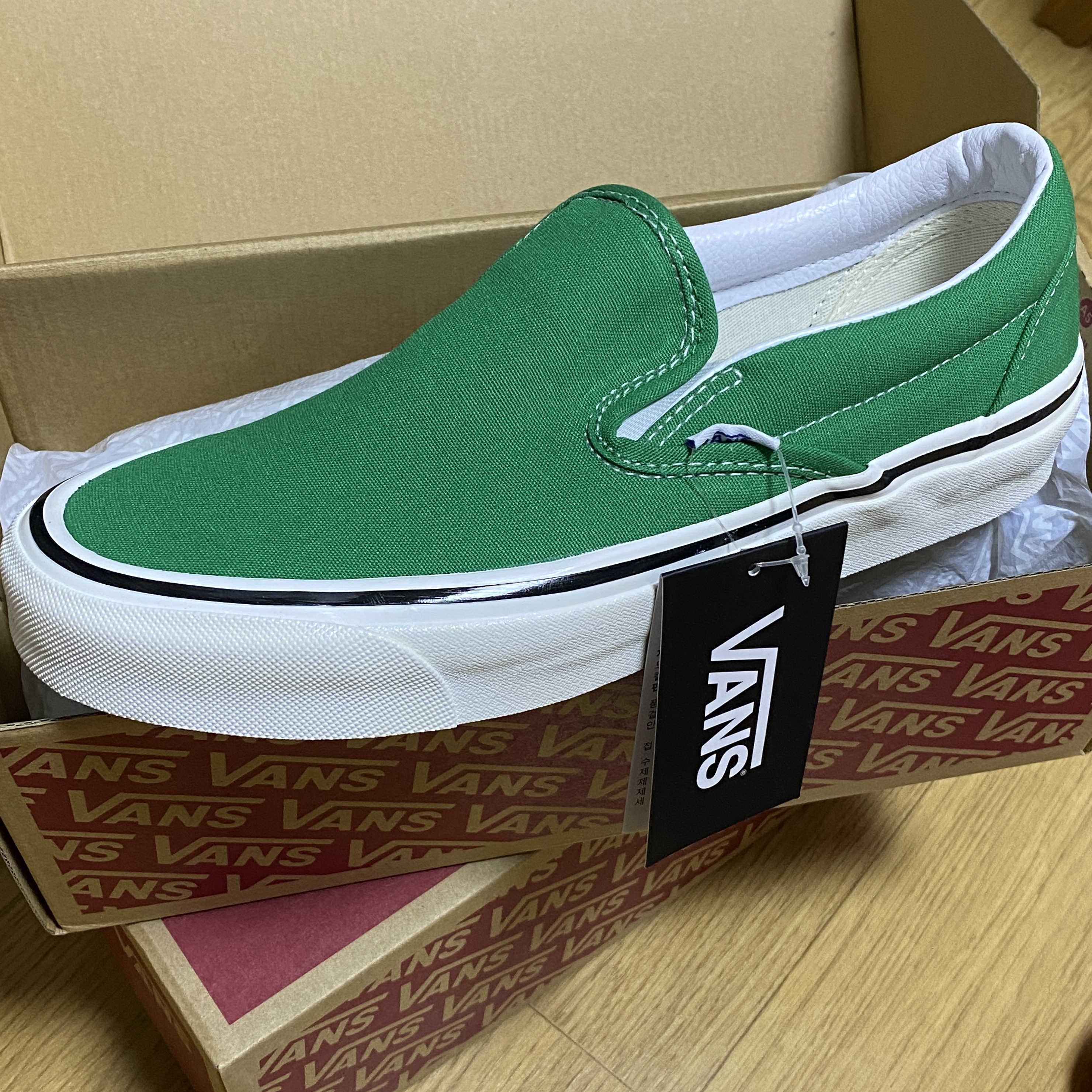 Vans Classic Slip-on 98 DX Anaheim Factory Emerald 착용 스타일