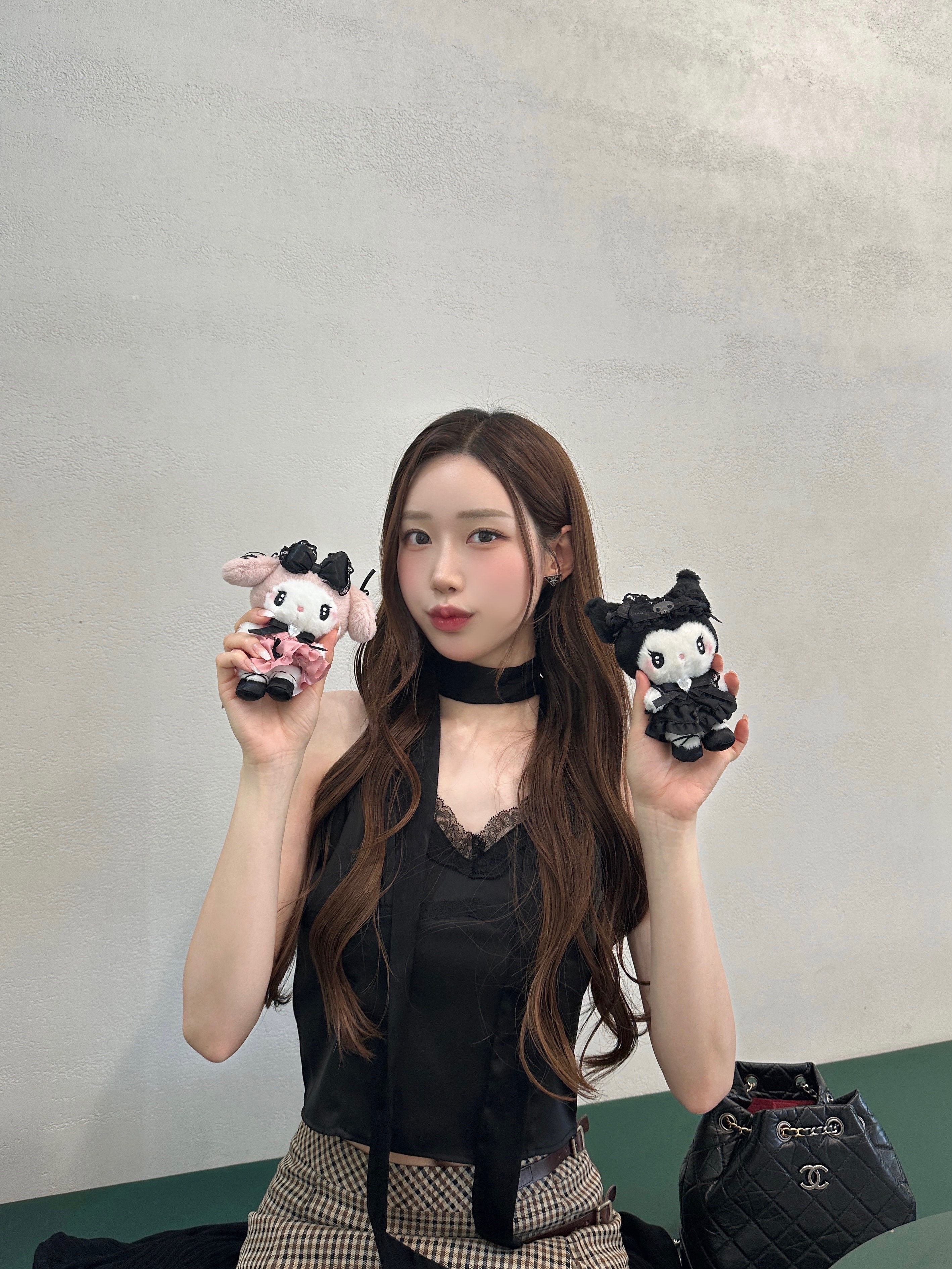 Chanel Small Gabrielle Backpack Aged Calfskin & Gold Silver Black, Sanrio My Melody Midnight Melokuro Mascot Holder 착용 스타일 - 3