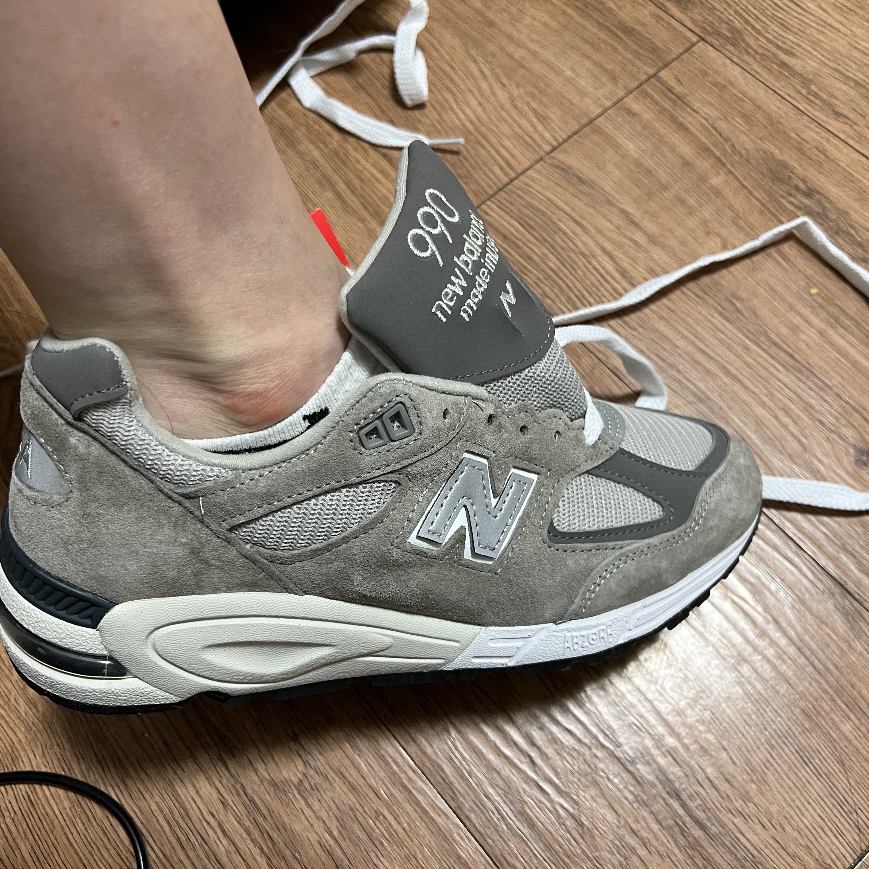 New Balance 990v2 Made in USA Grey 착용 스타일