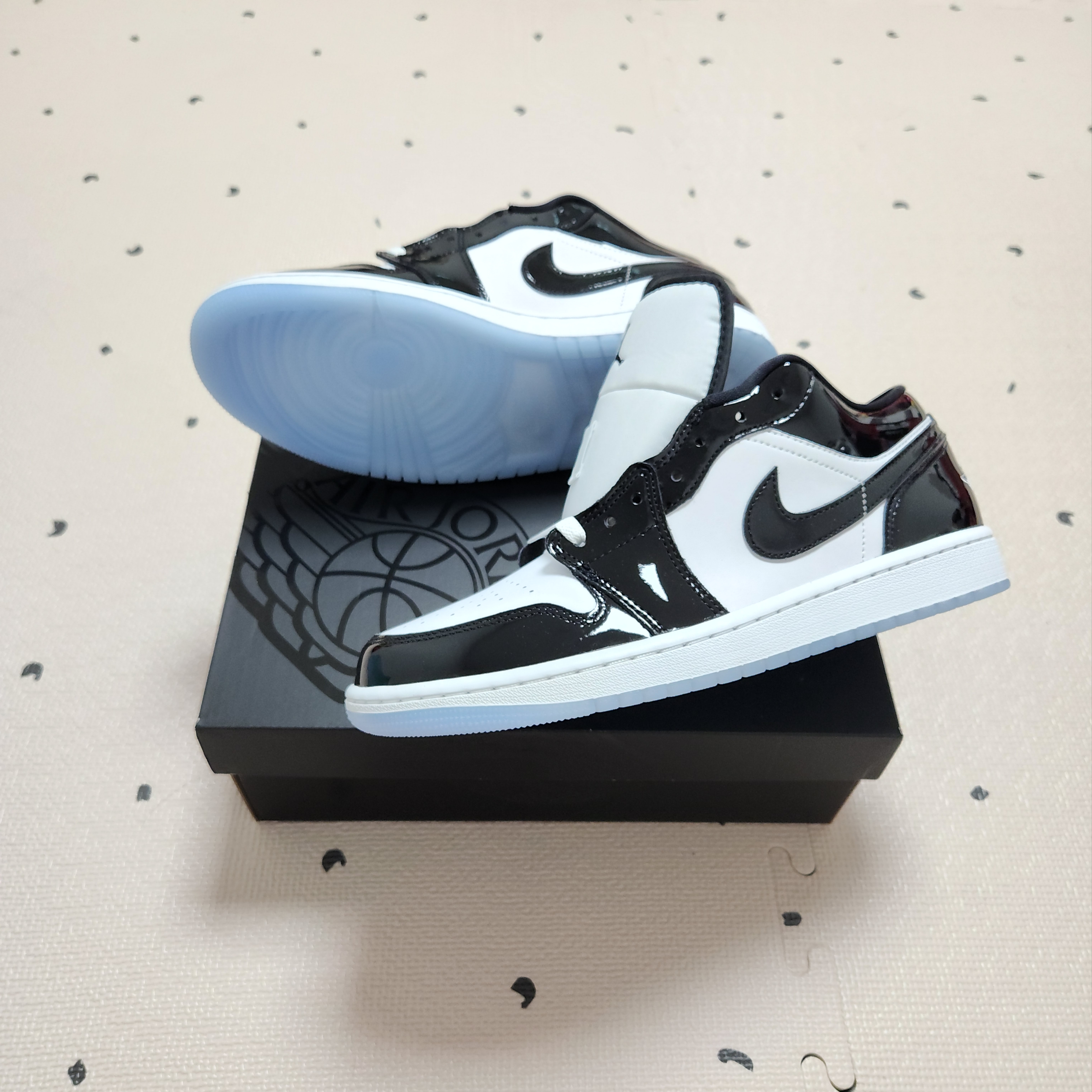 Jordan 1 Low SE Concord 착용 스타일 - 4