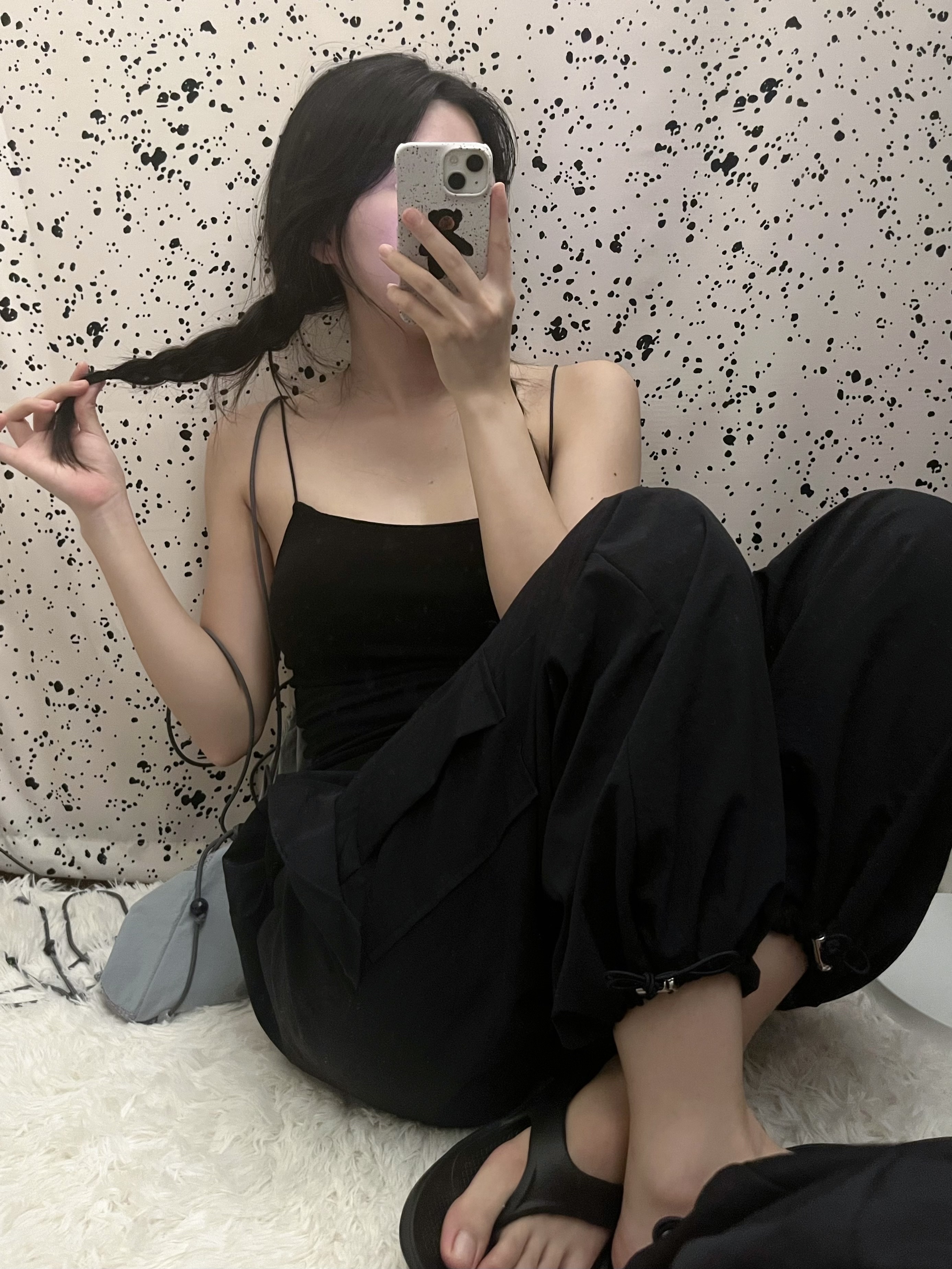 Oofos OOriginal Black 착용 스타일 - 2
