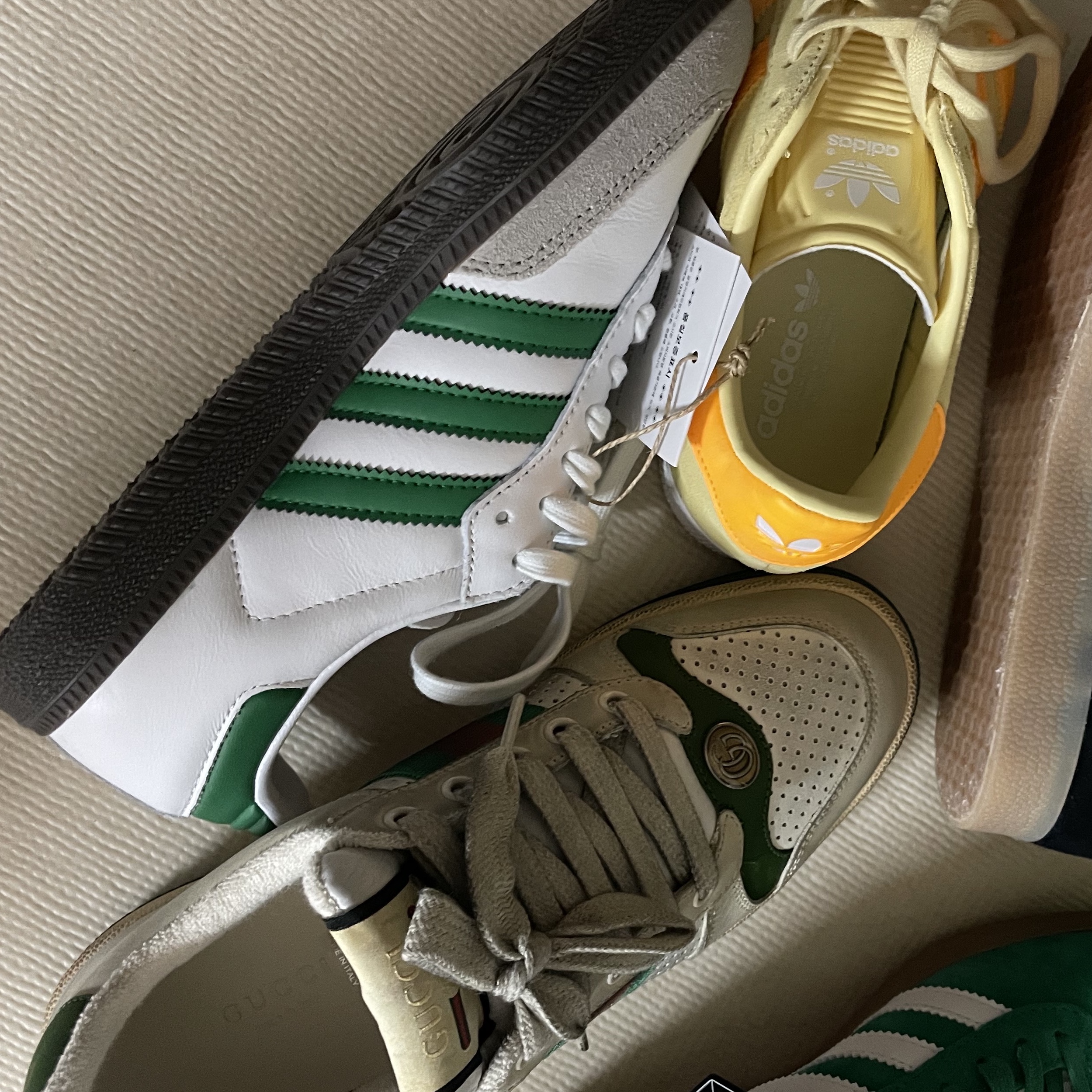 Adidas Samba OG White Green, Adidas Gazelle Court Green Cloud White 착용 스타일 - 3