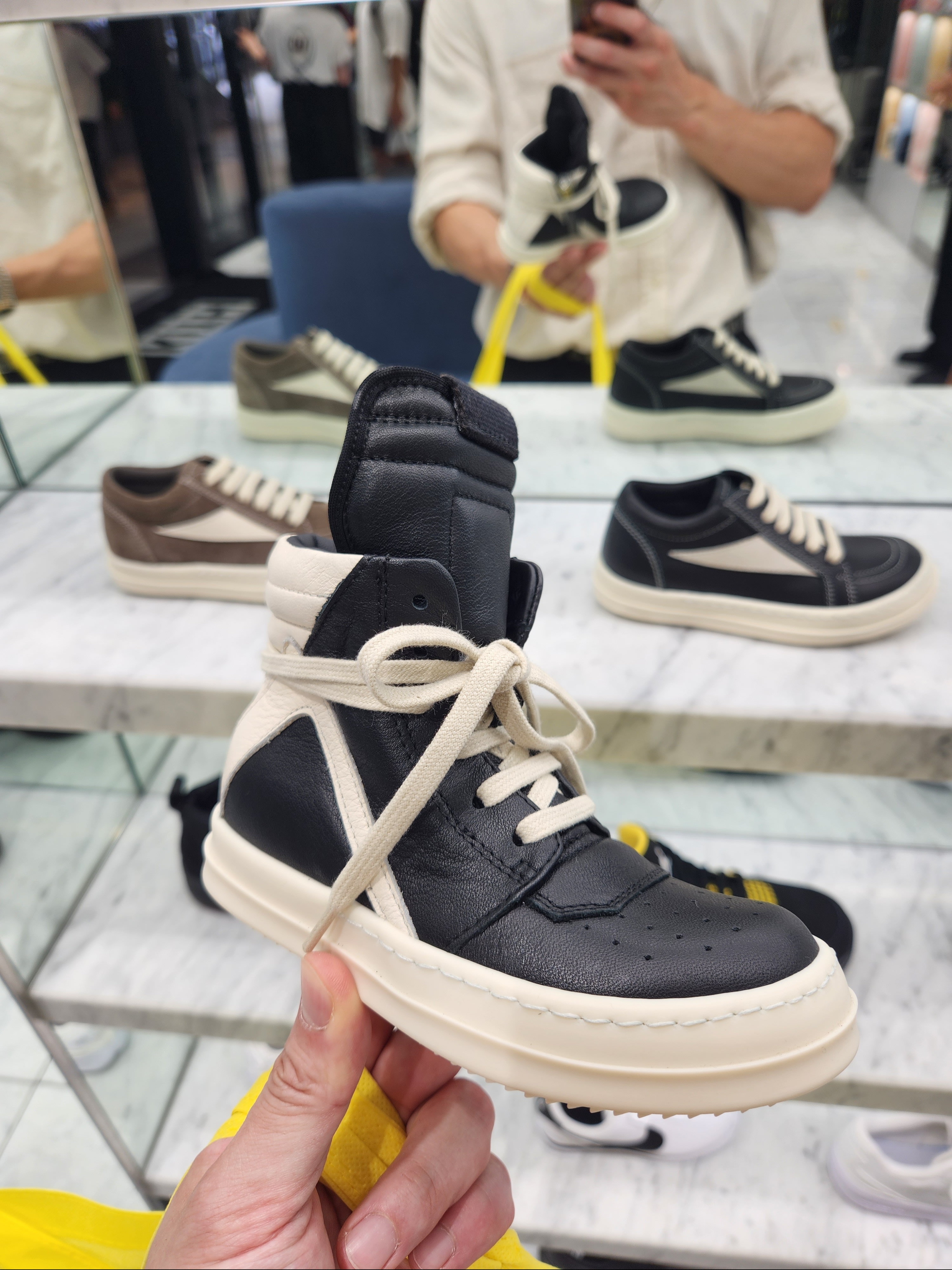 Rick Owens Geobasket Full Grain Calf Leather Strobe Sneakers Black Milk White 착용 스타일
