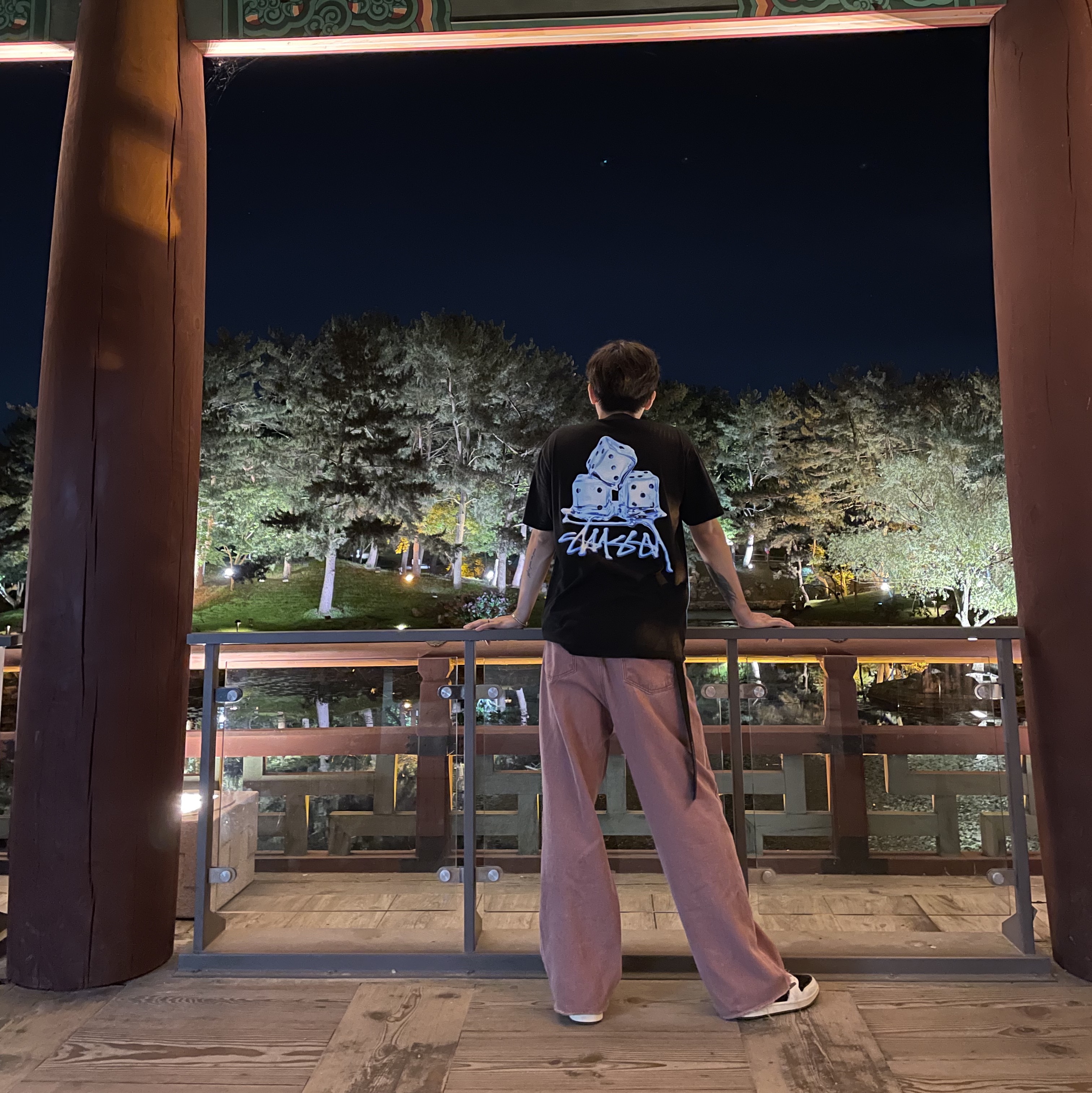 (W) Jordan 1 x Travis Scott Retro Low OG SP Medium Olive, Wooyoungmi Flower Print Back Logo T-Shirt White - 21SS 착용 스타일 - 2