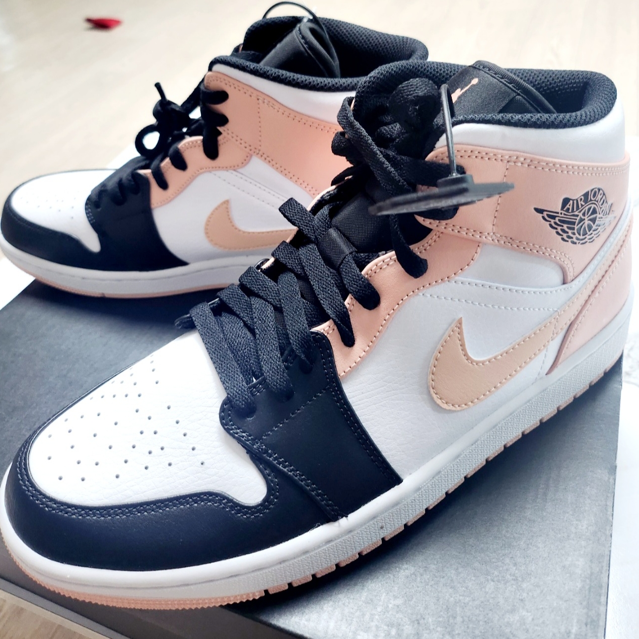 Jordan 1 Mid Arctic Orange 착용 스타일