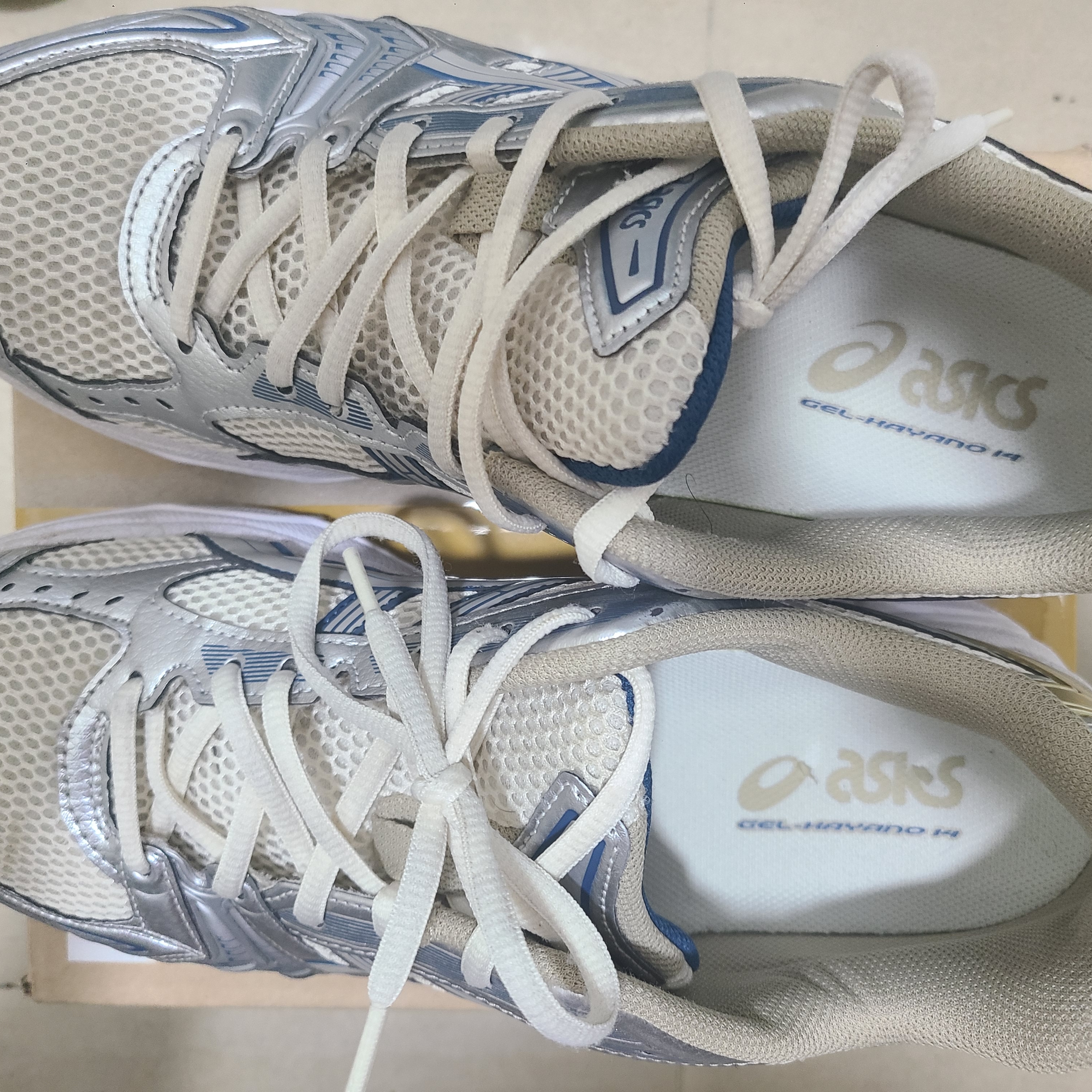 Asics Gel-Kayano 14 Cream Pure Silver 착용 스타일