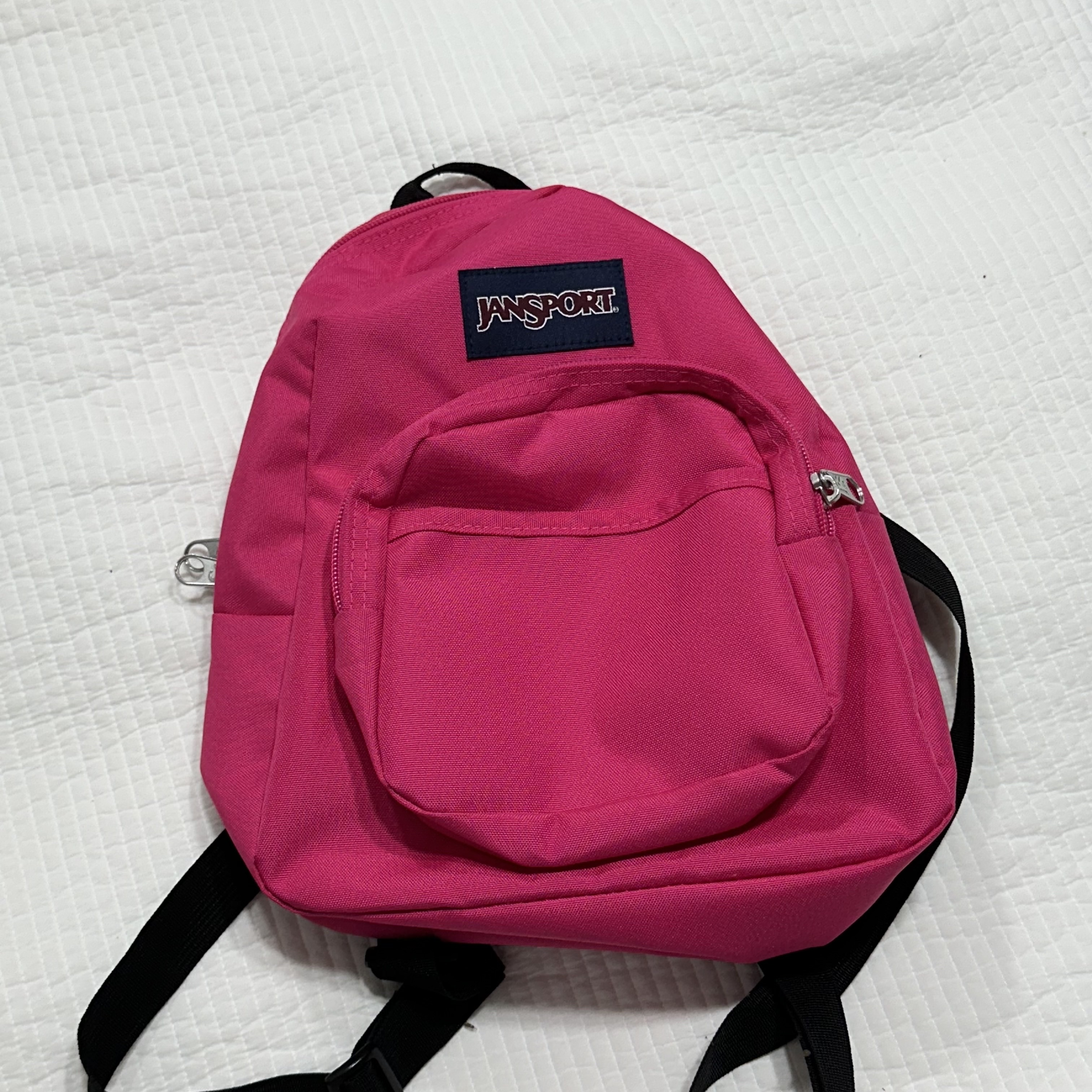 Jansport Half Pint Mini Backpack Midnight Magenta 착용 스타일