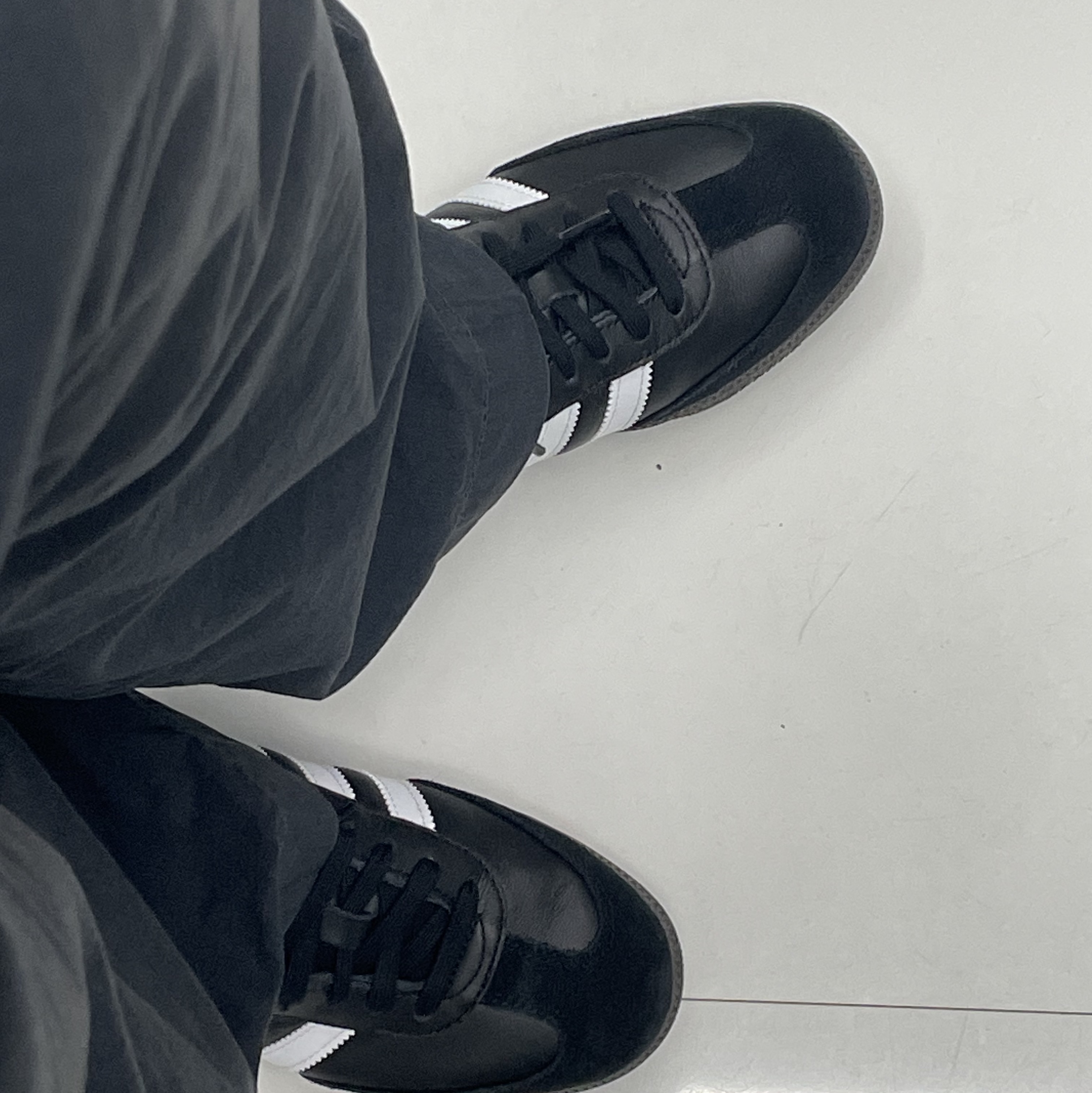 Adidas Samba OG Black White Gum 착용 스타일