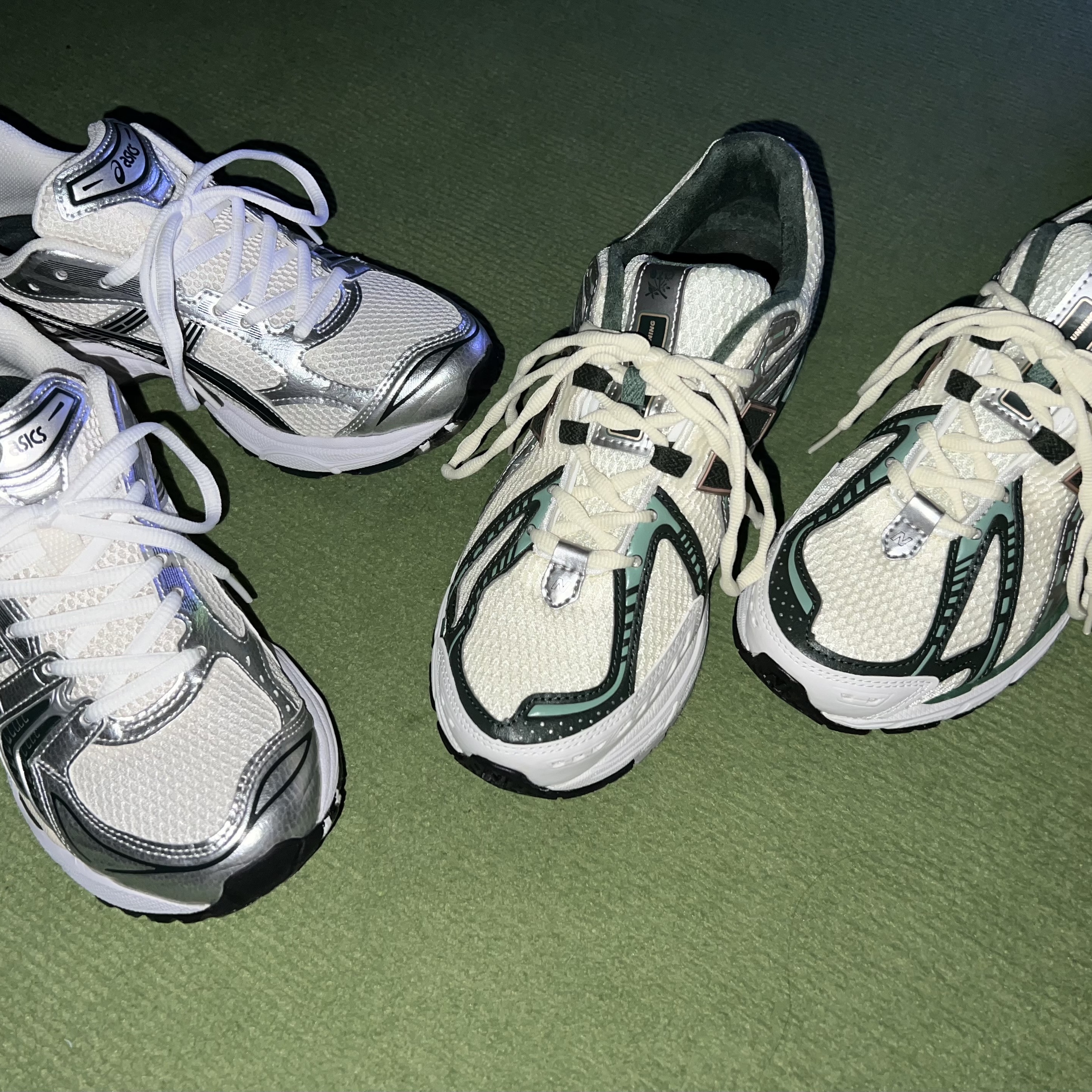 Asics x Kith Gel-Kayano 14 Cream Scarab, New Balance x Aime Leon Dore 1906R Jade 착용 스타일