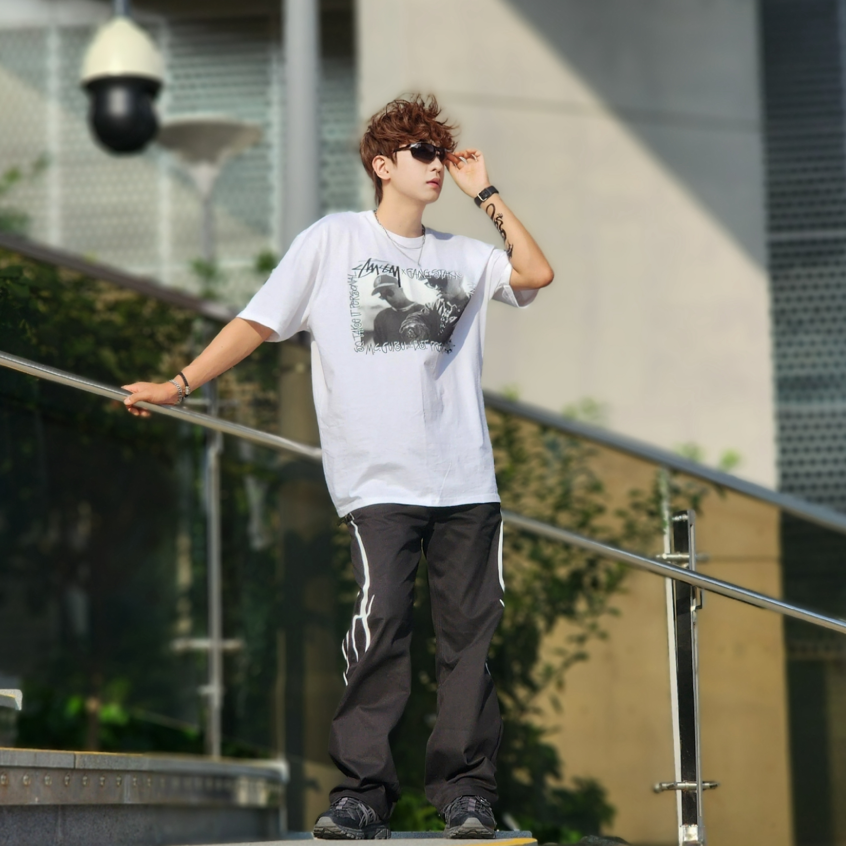 Stussy x Gang Starr Take It Personal T-Shirt White, Asics Gel-Sonoma 15-50 Black Obsidian Grey 착용 스타일 - 5