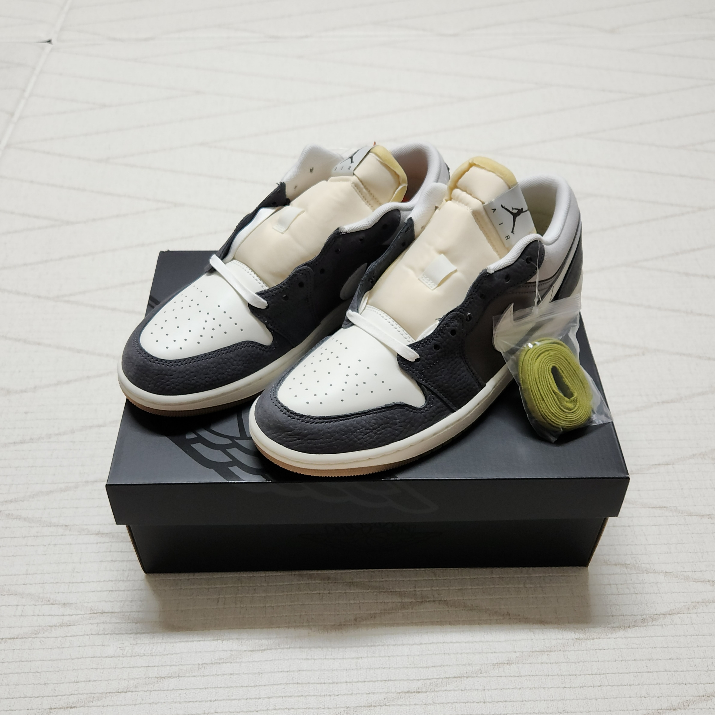 Jordan 1 Low Kkachi 착용 스타일 - 1