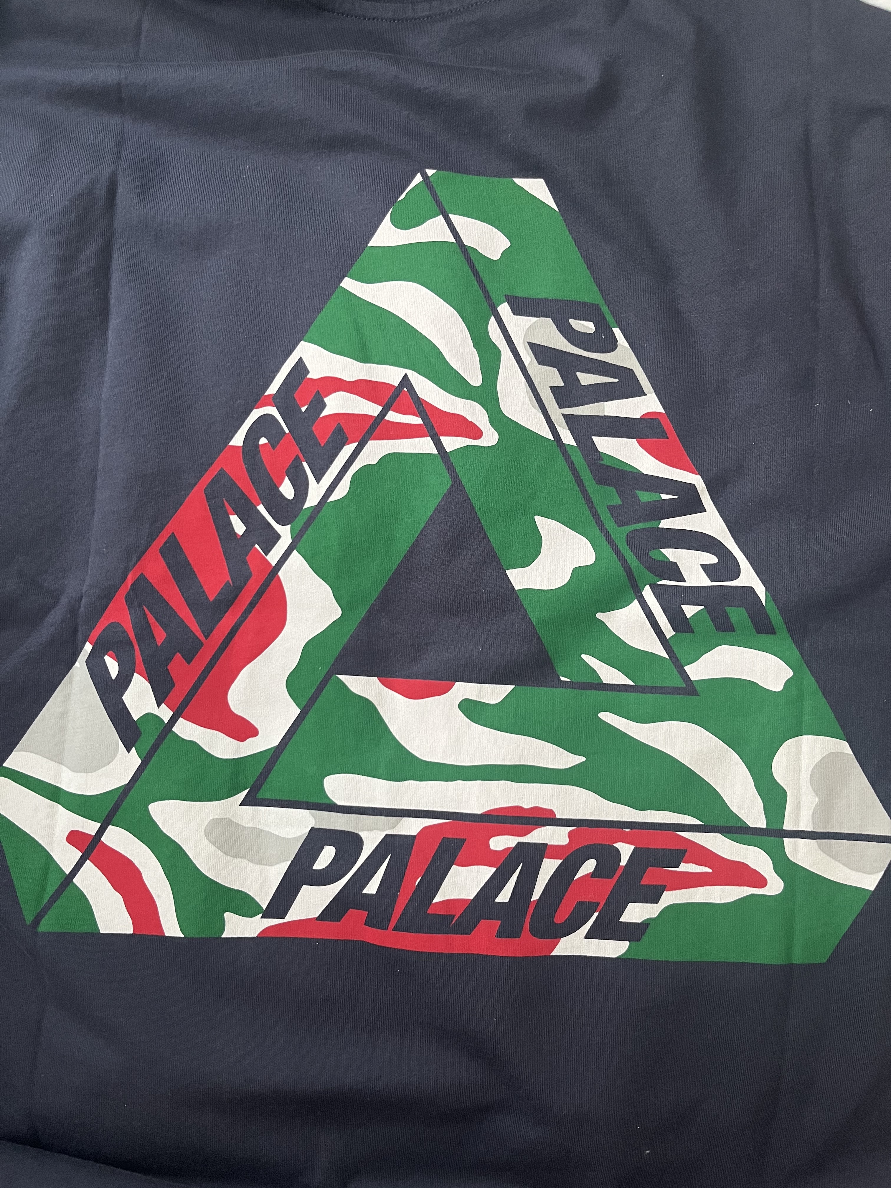 Palace Jungle Camo Tri-Ferg T-Shirt Navy - 23SS 착용 스타일