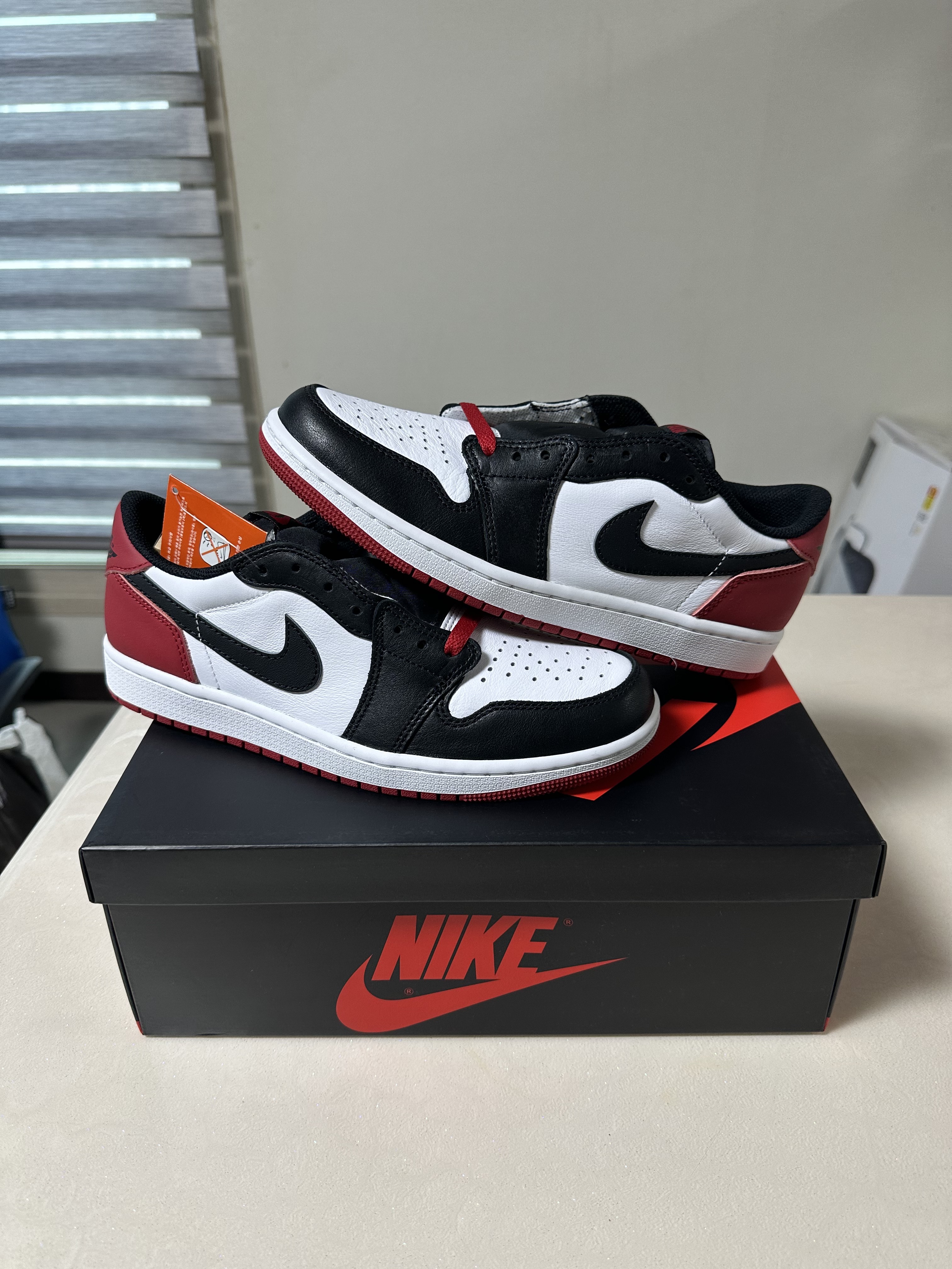 Jordan 1 Retro Low OG Black Toe 착용 스타일 - 2