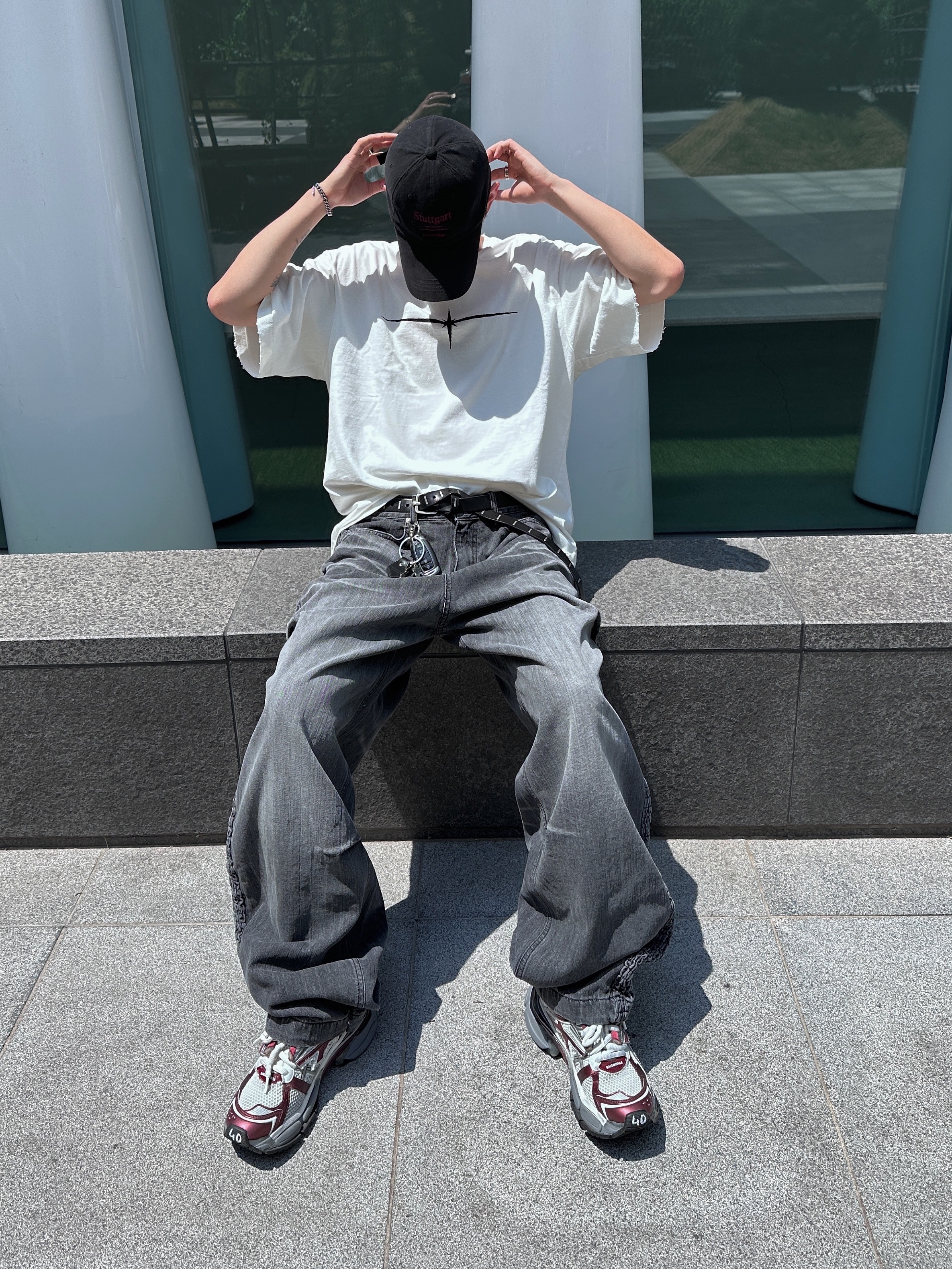 [KREAM 단독] Etce Smocking Baggy Jean Grey, Undermycar Stuttgart Vintage Washing Ball Cap Black Red - 22SS 착용 스타일 - 2
