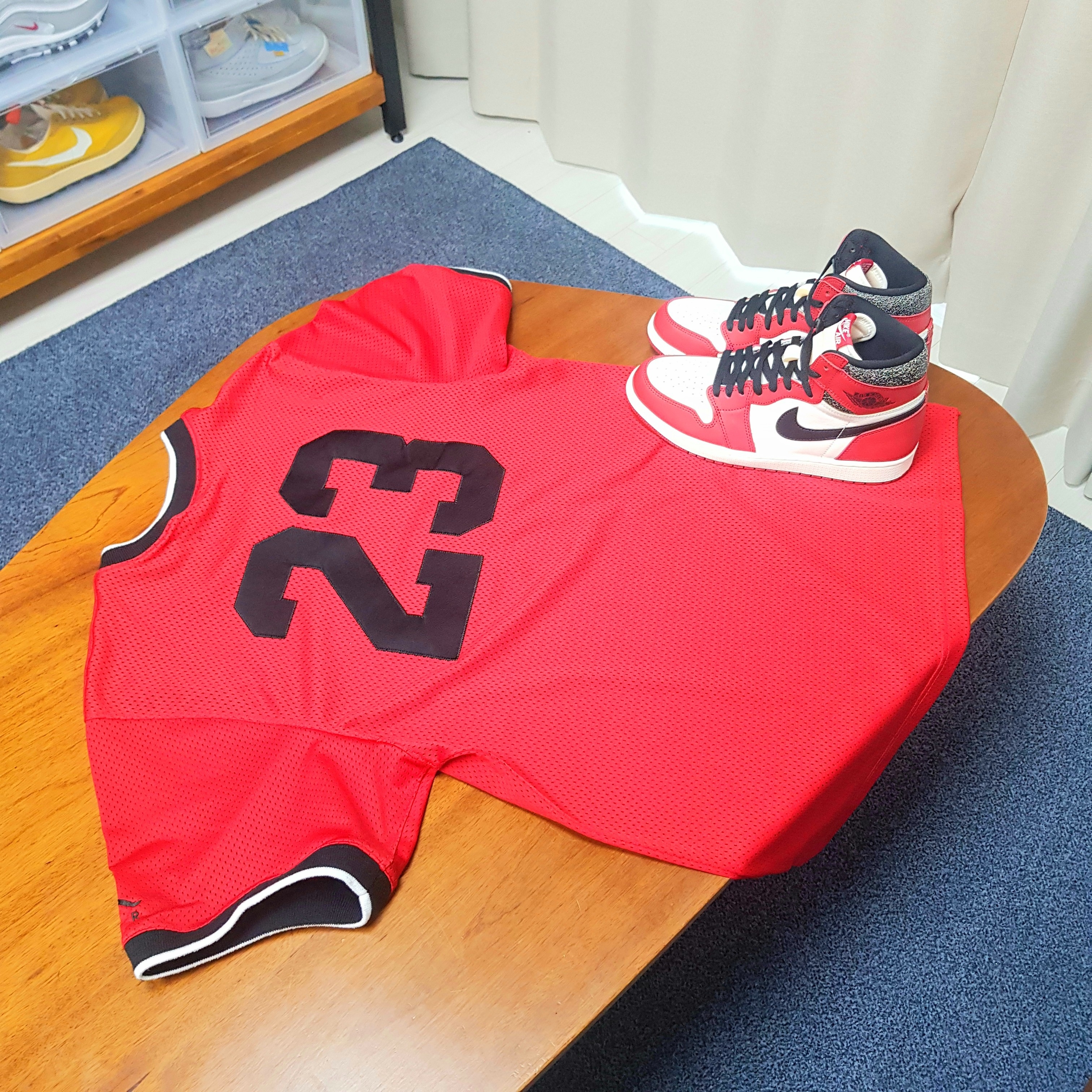 Jordan 1 Retro High OG Chicago 2022, Louis Vuitton Monogram Chain Necklace Silver 착용 스타일 - 1