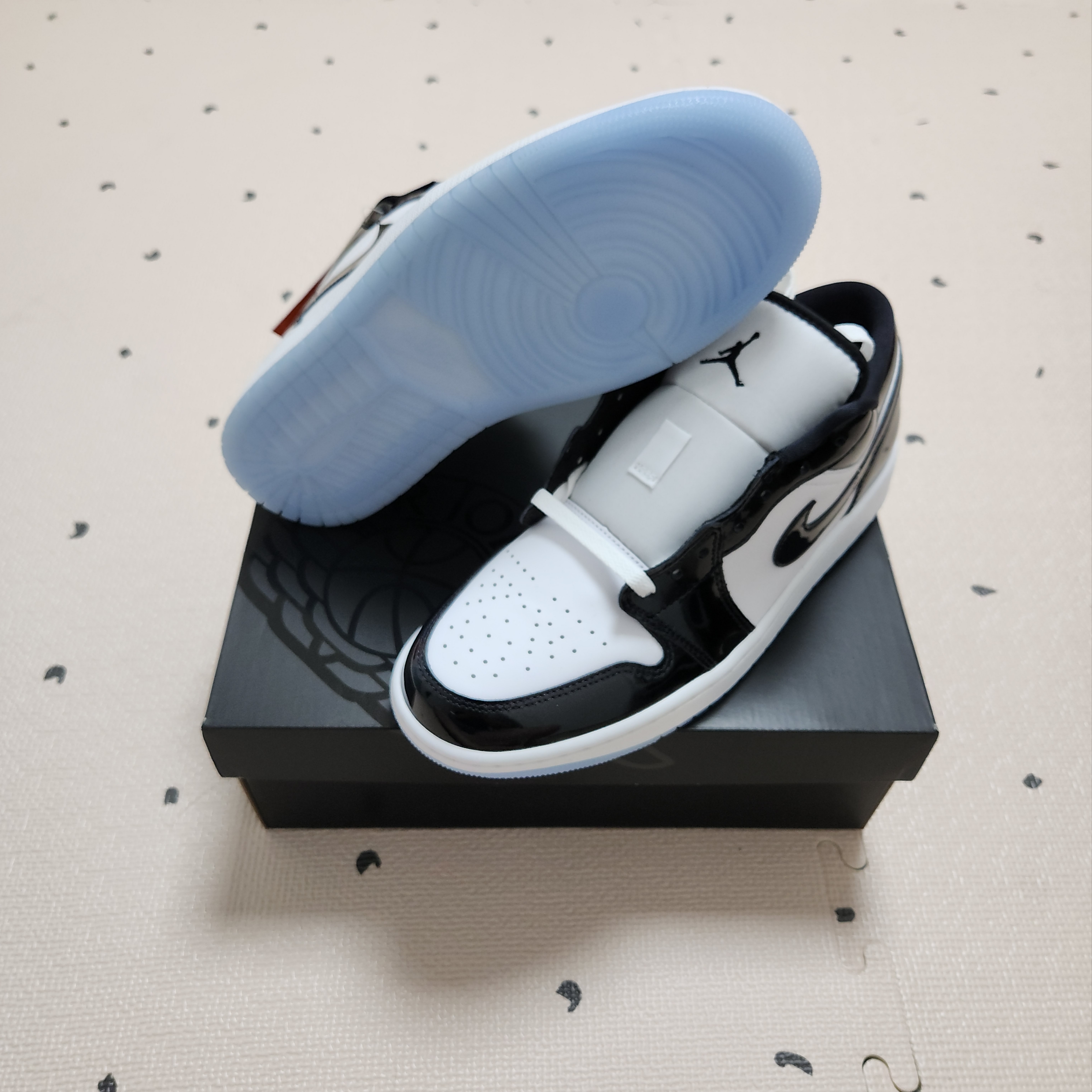 Jordan 1 Low SE Concord 착용 스타일 - 2