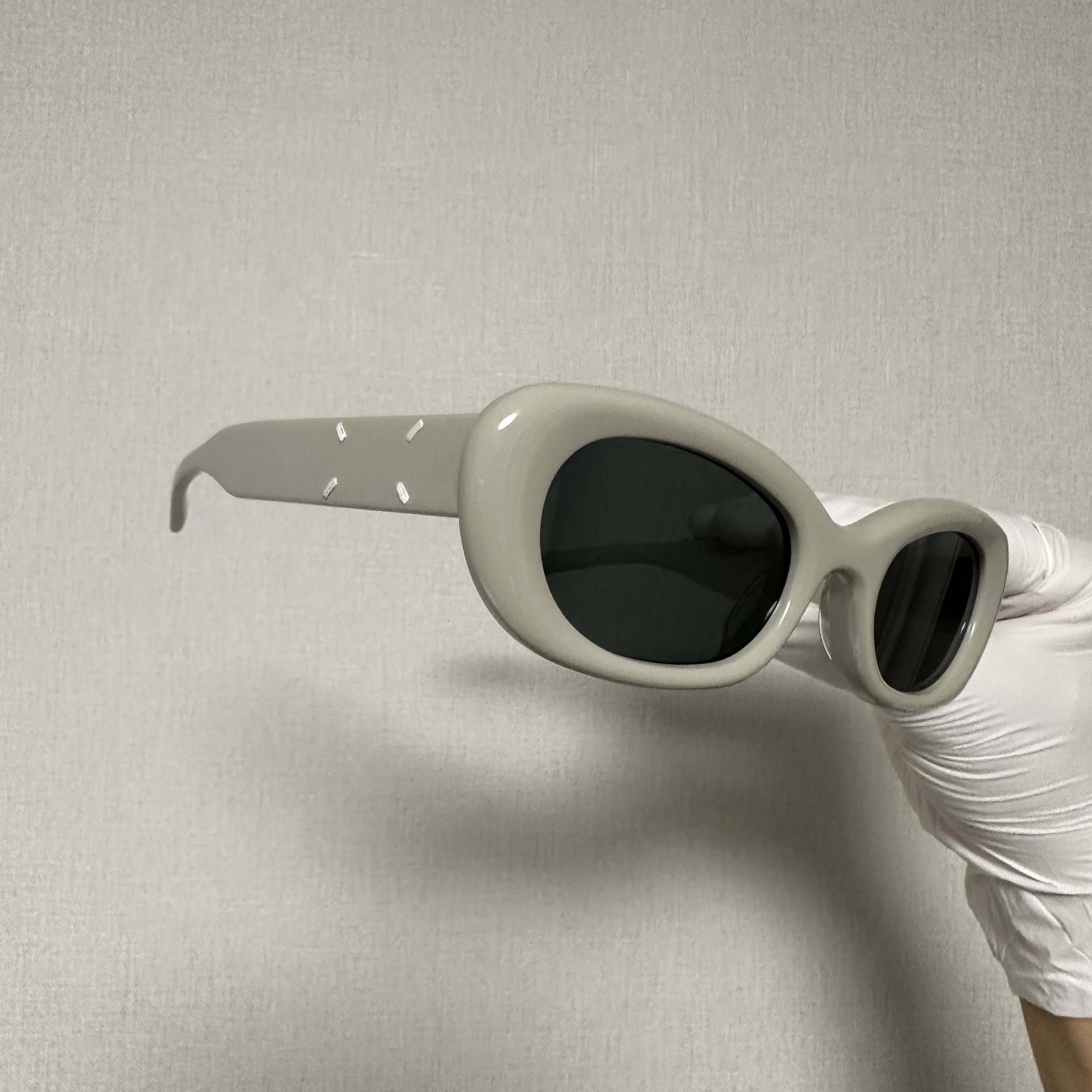 Gentle Monster x Maison Margiela MM004 Grey Black, Gentle Monster x Maison Margiela MM004 Black Black 착용 스타일