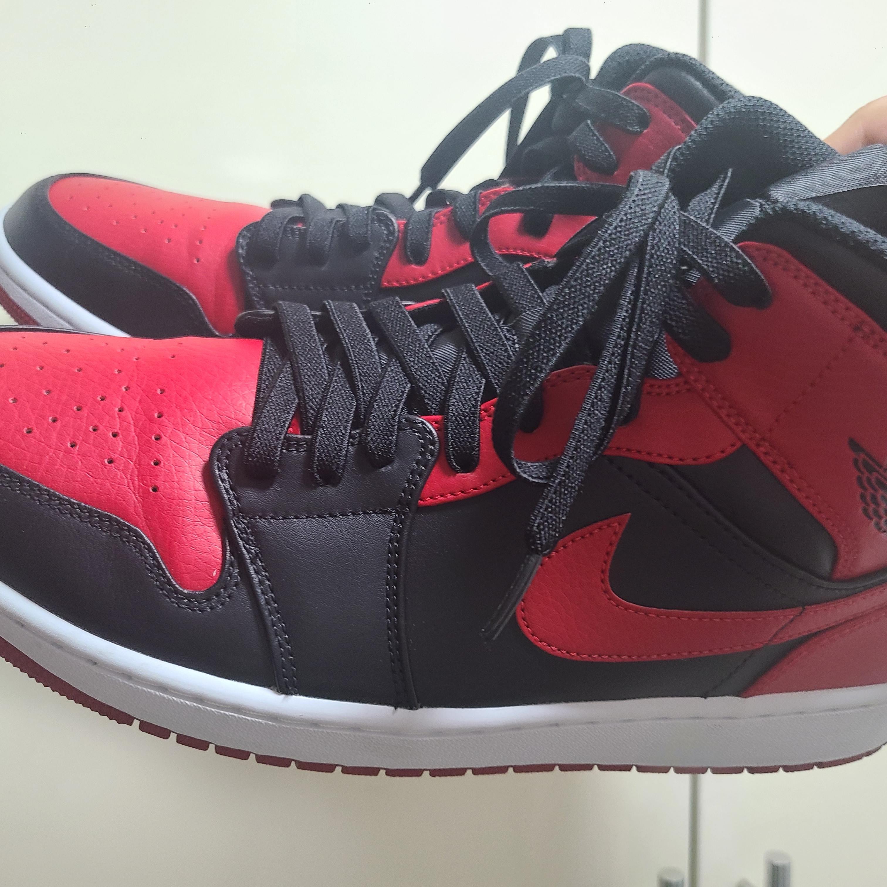 Jordan 1 Mid Bred Banned 2020 착용 스타일