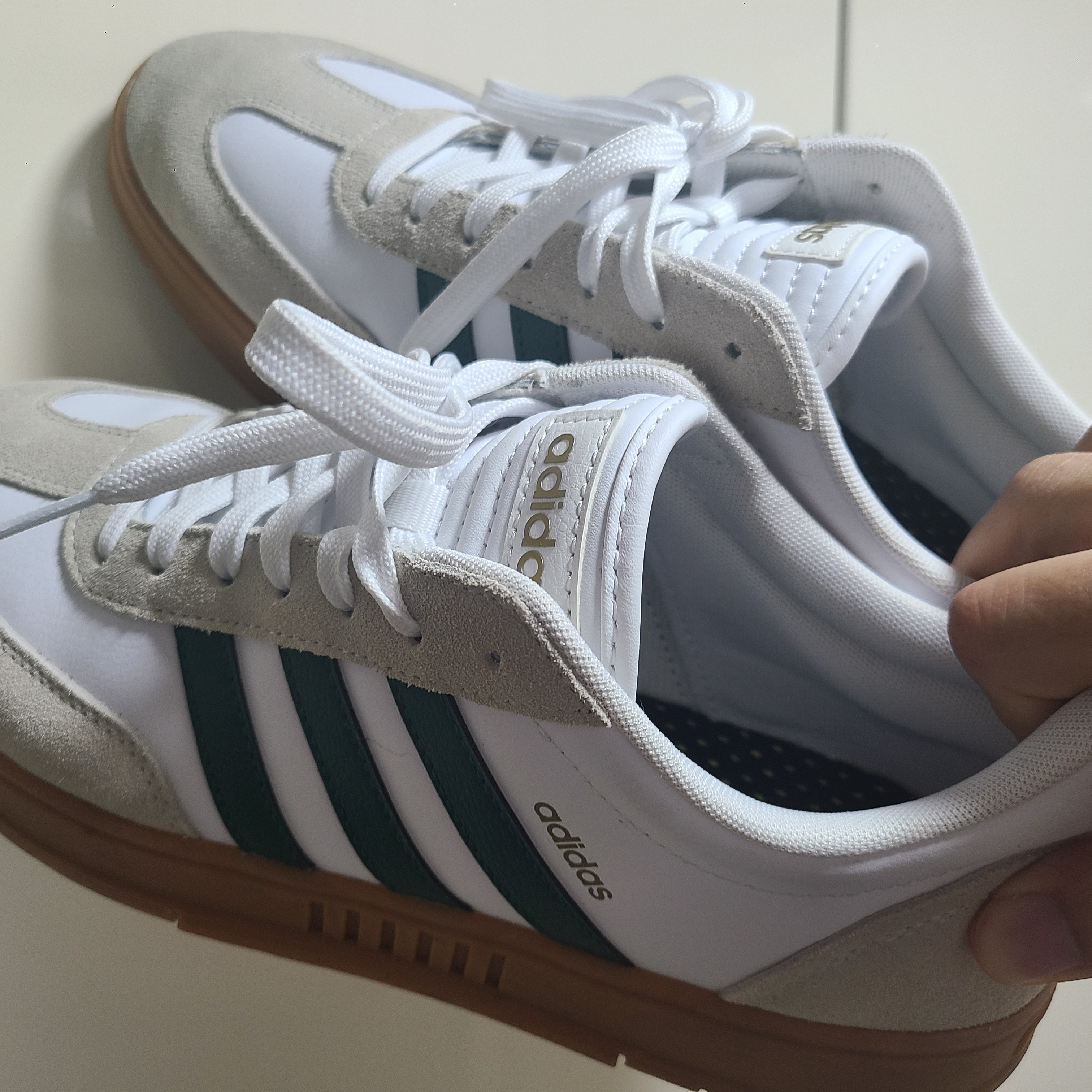 Adidas Gradas Collegiate Green 착용 스타일