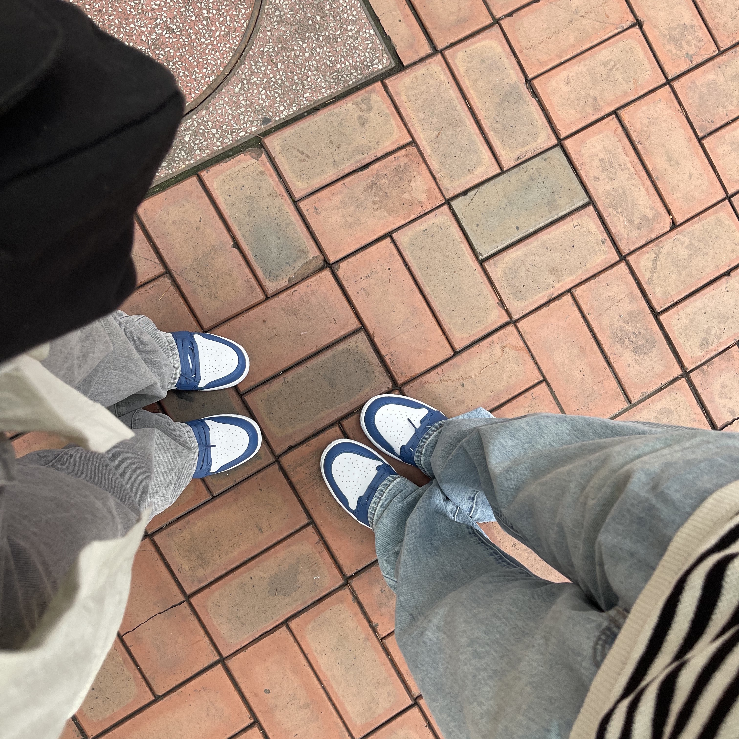 (GS) Jordan 1 Retro High OG True Blue, Jordan 1 Retro High OG True Blue 착용 스타일
