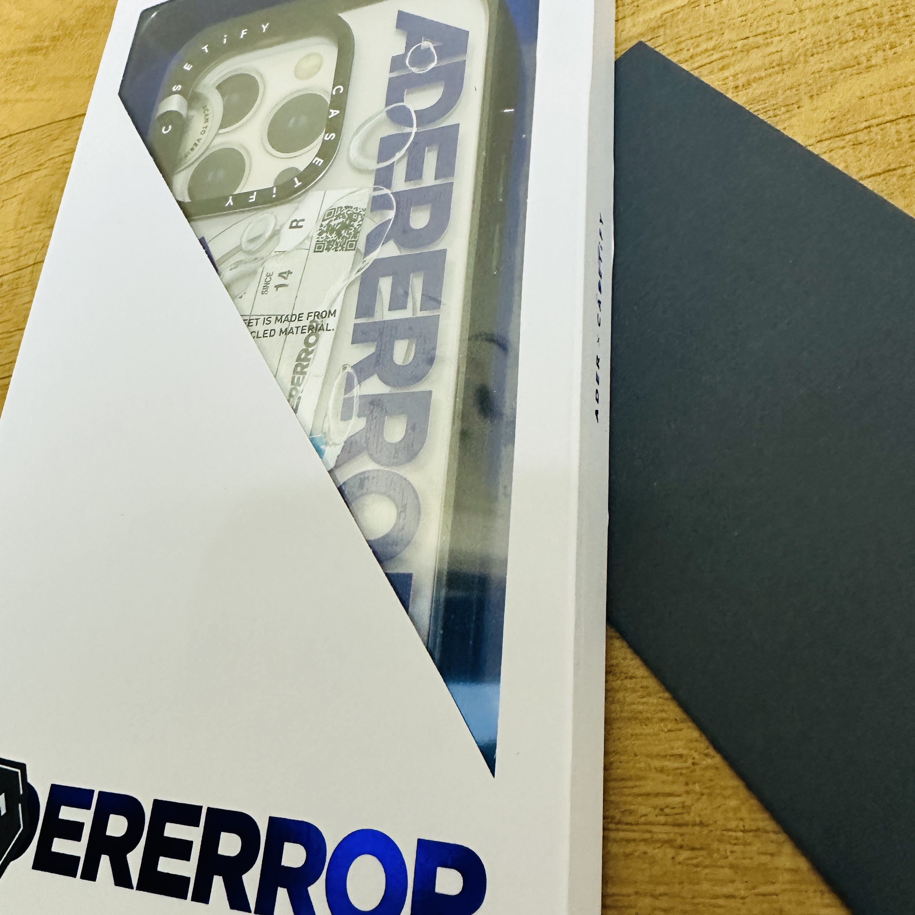 Casetify x Ader Error iPhone Sticker Magsafe Case Clear 착용 스타일 - 1