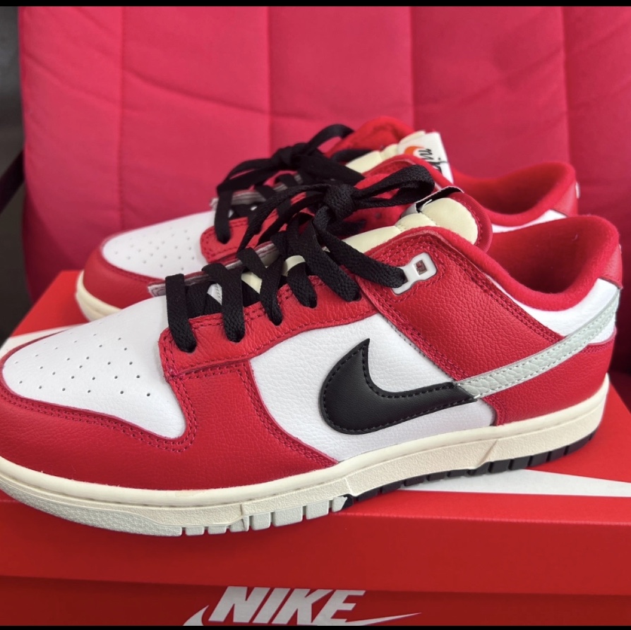 Nike Dunk Low Retro PRM University Red Black 착용 스타일