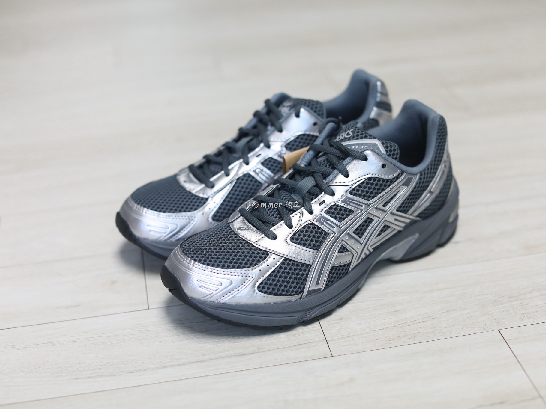 Asics Gel-1130 Steel Grey Pure Silver 착용 스타일