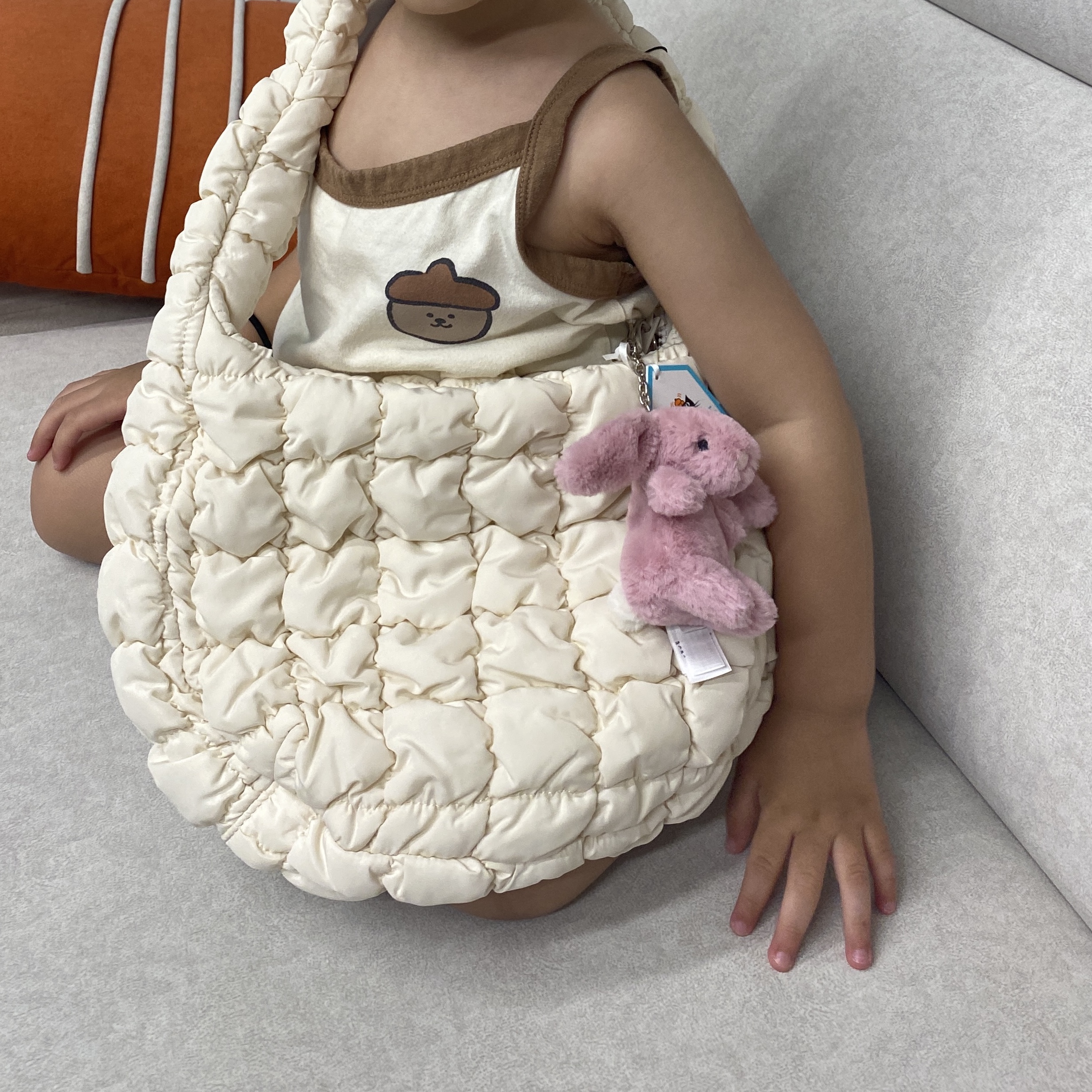 COS Quilted Mini Bag Cream 착용 스타일 - 1