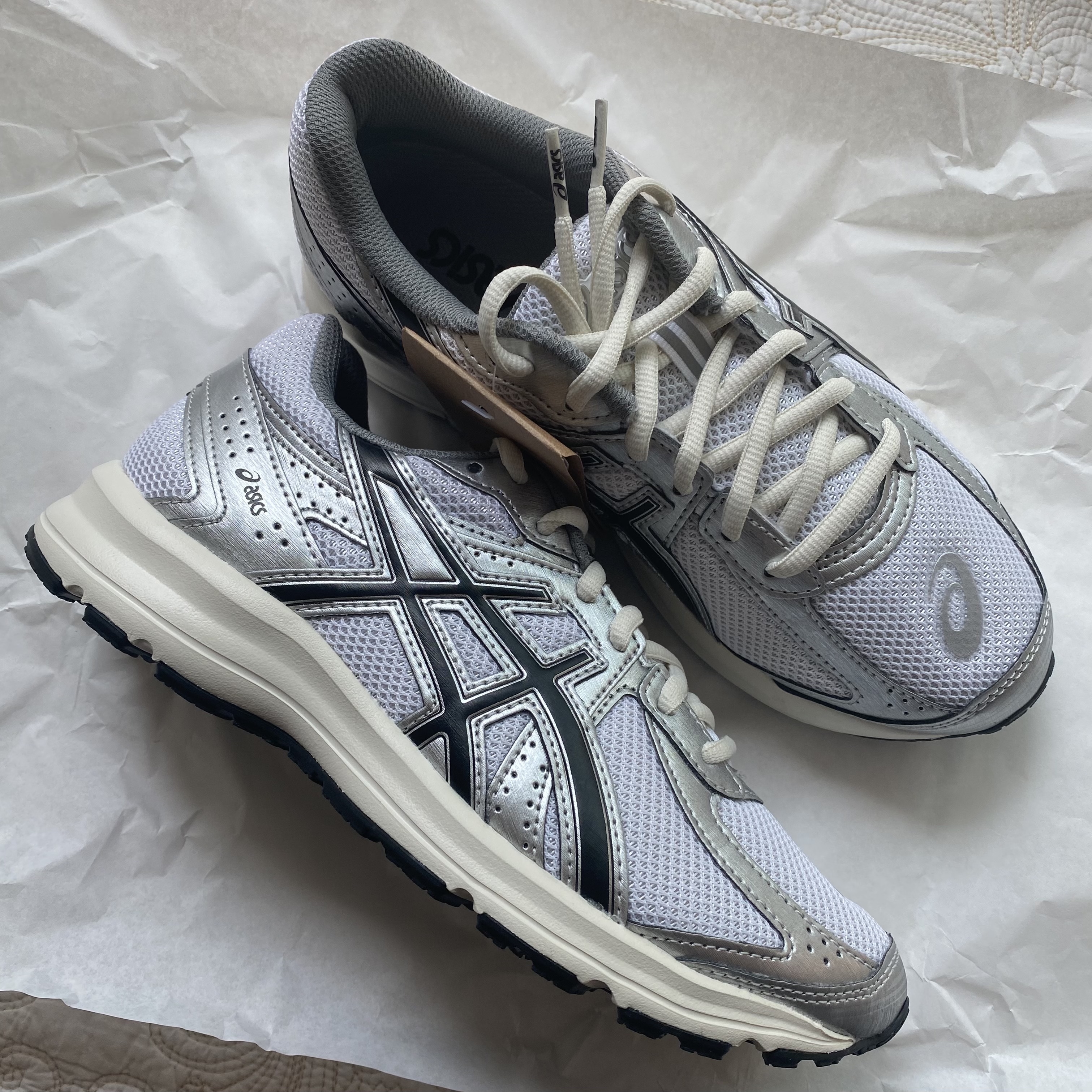 Asics Jog 100 S White Black - 2E Wide 착용 스타일