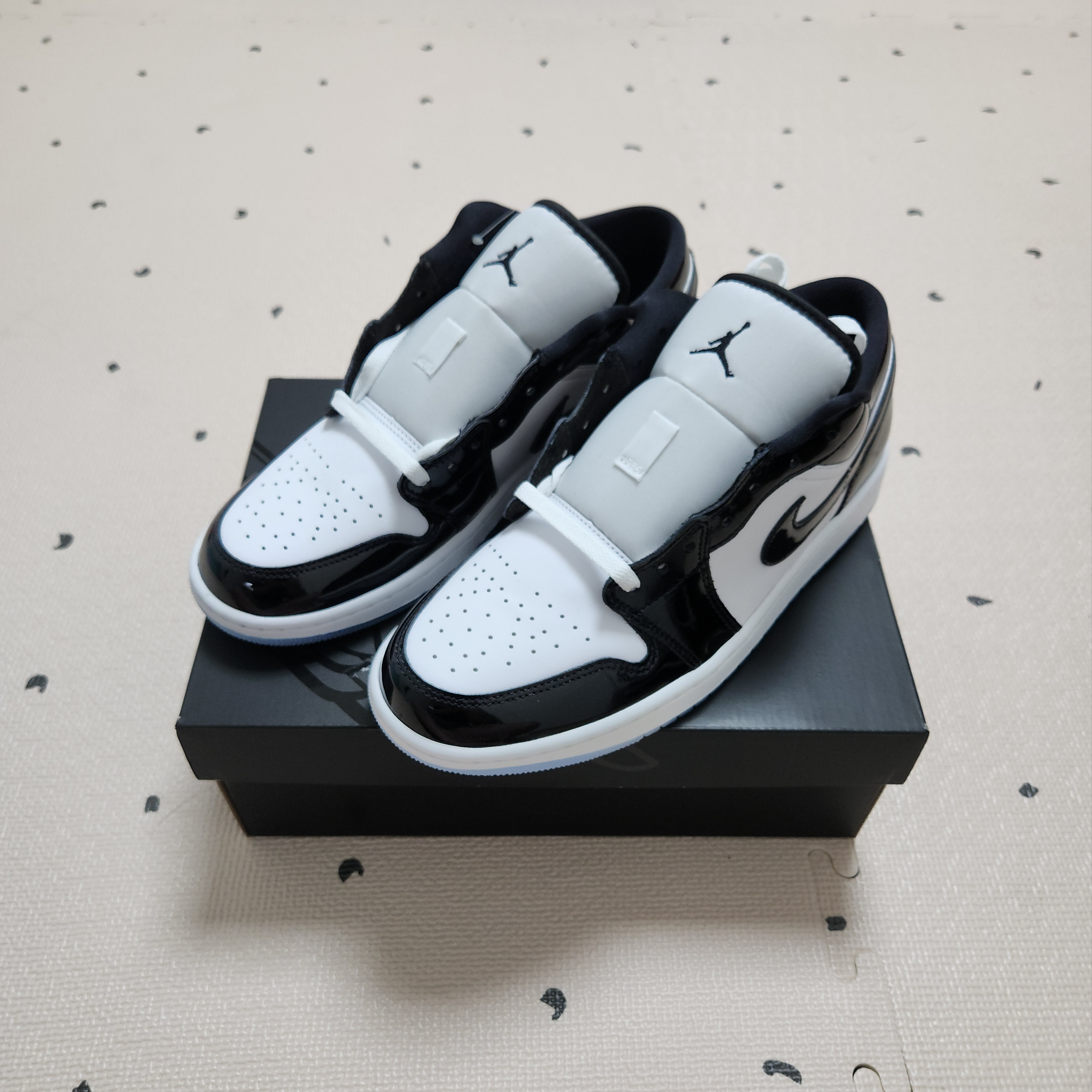 Jordan 1 Low SE Concord 착용 스타일 - 1