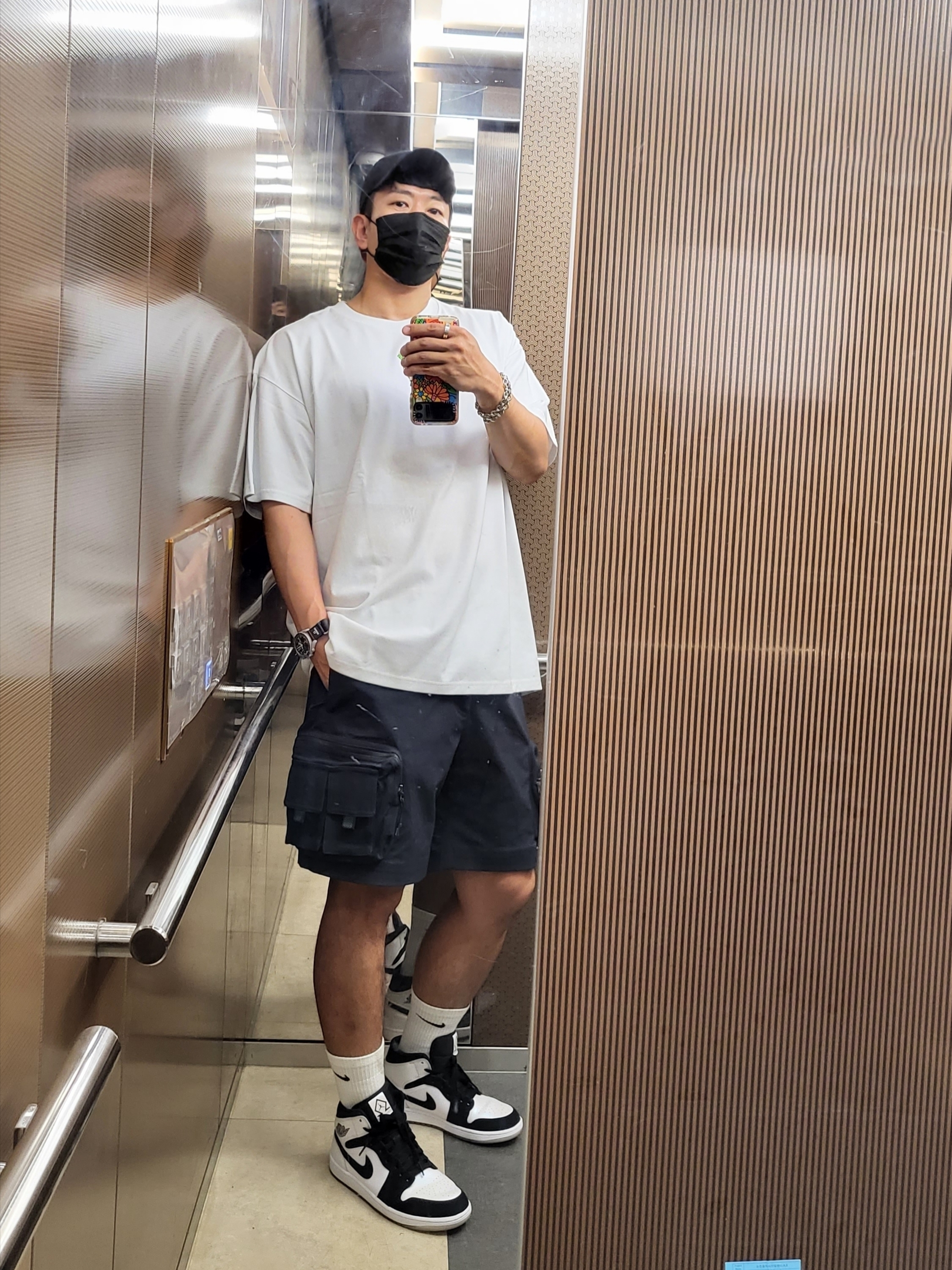 Nike ACG Heritage 86 Cap Black Light Smoke Grey, Nike ACG Iceland Map T-Shirt Summit White - US/EU 착용 스타일
