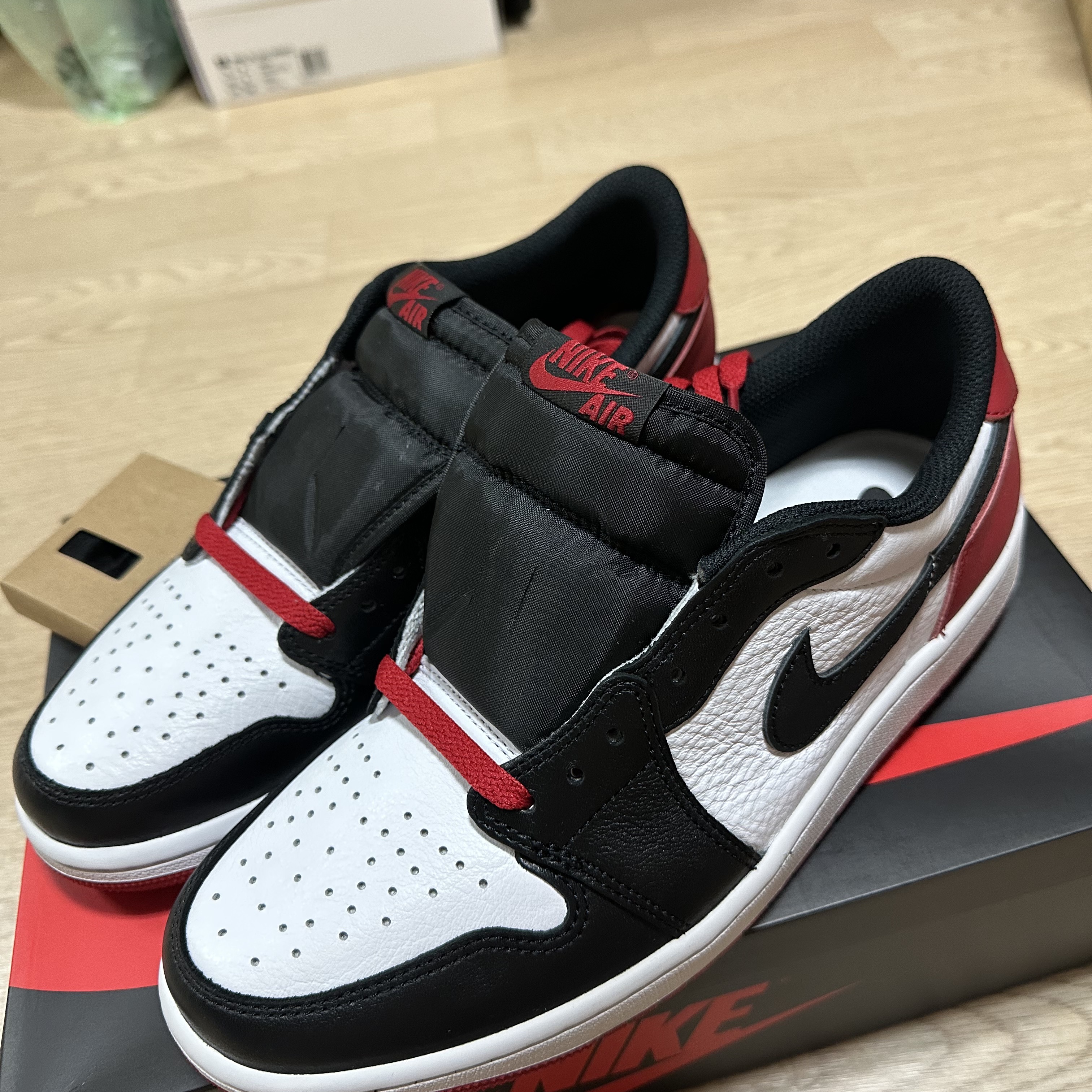 Jordan 1 Retro Low OG Black Toe 착용 스타일 - 2